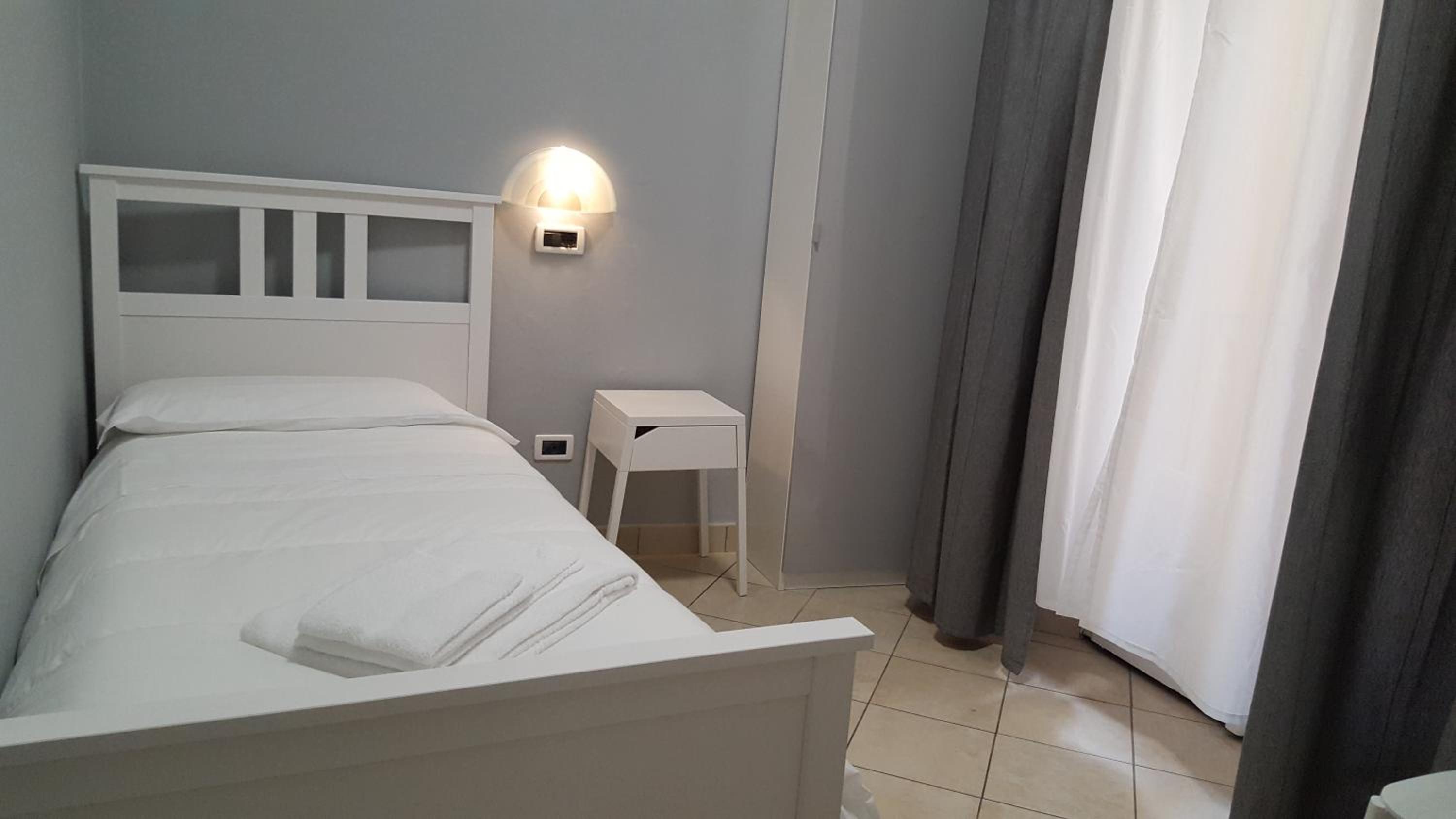 Standard Single Room with Shared Bathroom