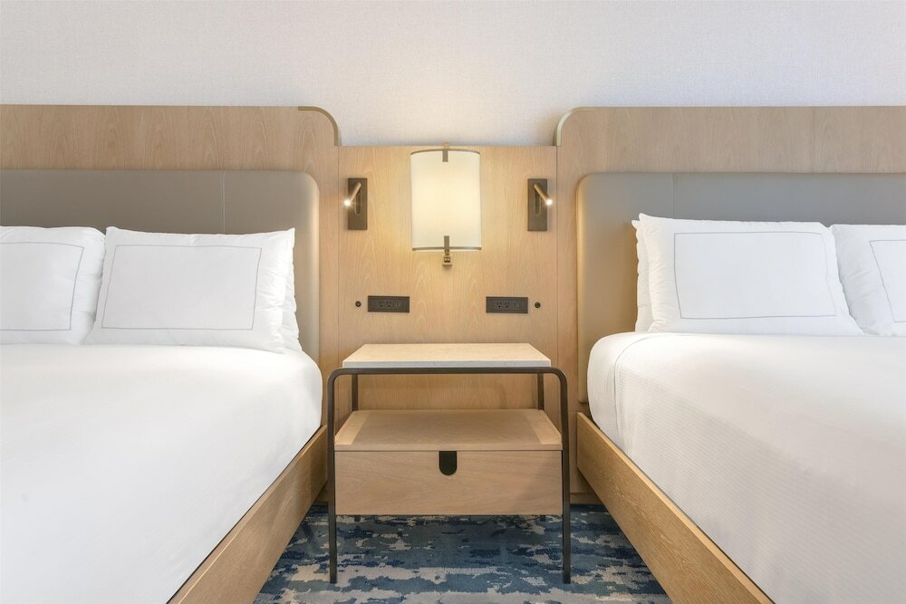 Studio, 2 Queen Beds (Disney View)