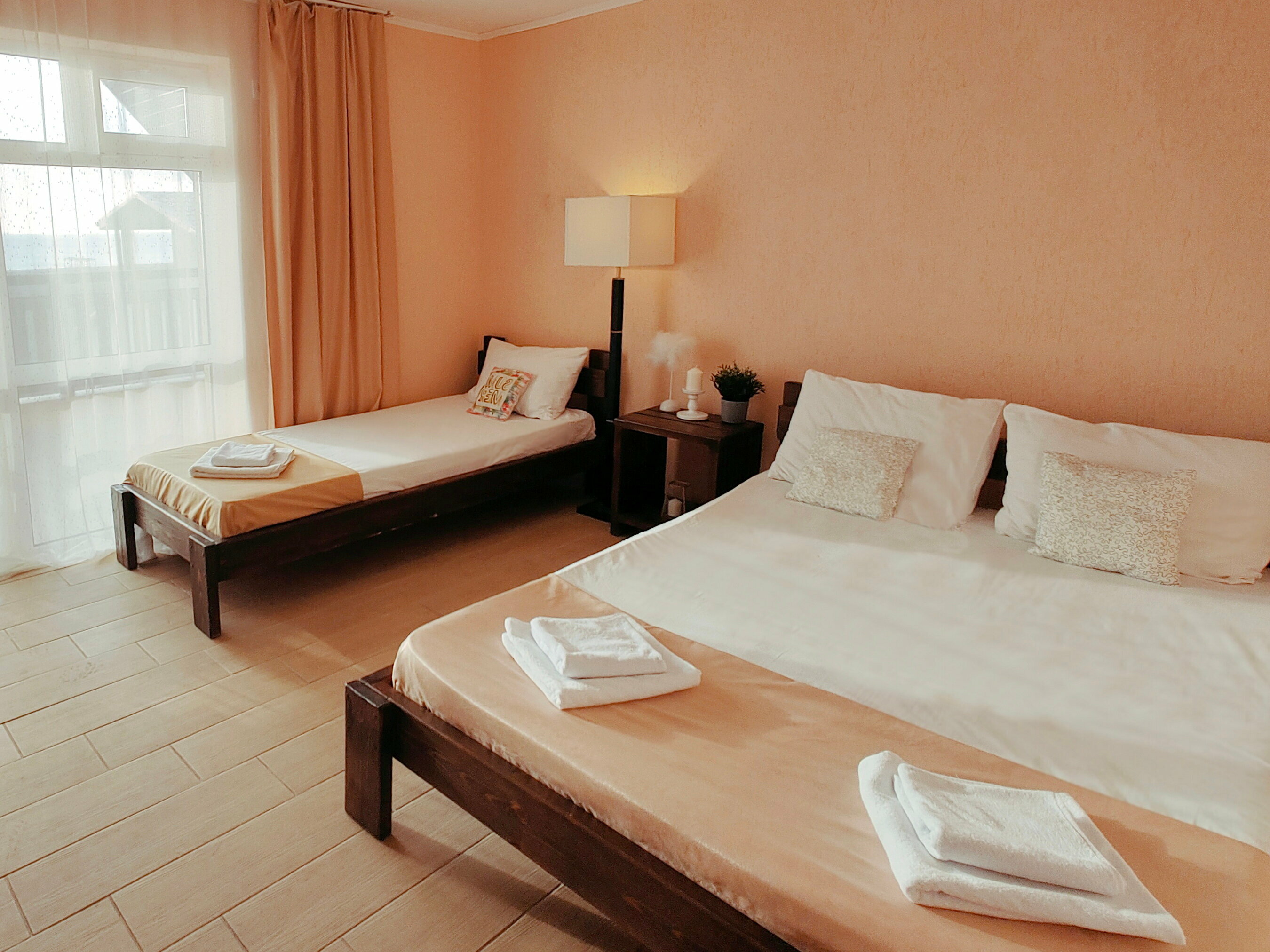 2х комнатные 7ми местные Апартаменты с мини-кухней, террасой и панорамным видом на море