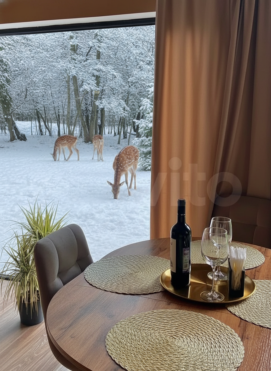 Домик с оленями и кроликами