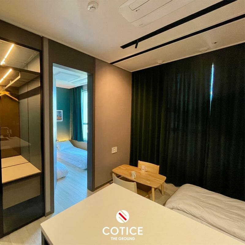 Deluxe Korean Traditional Style Ondol Room