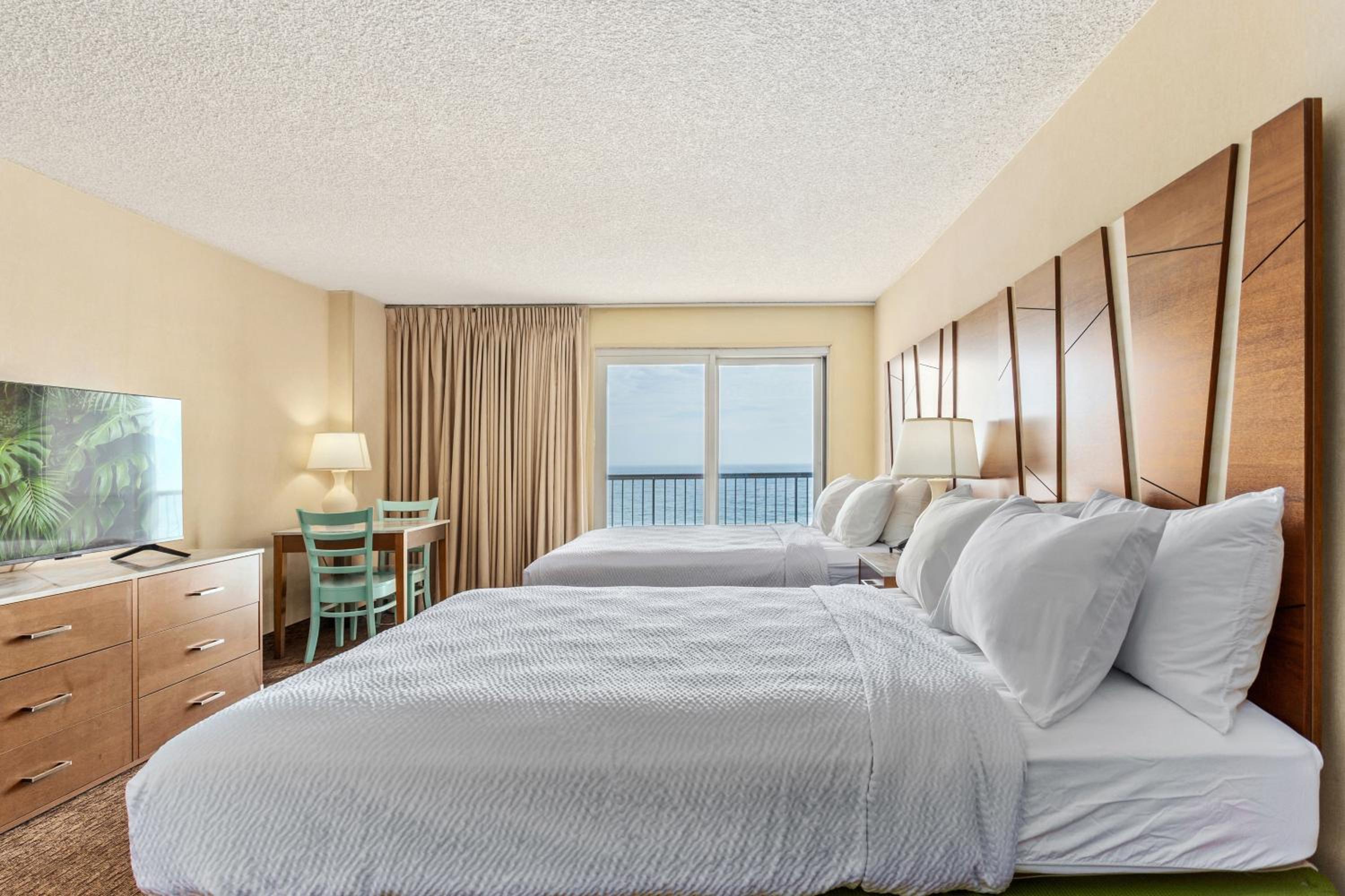 2 Queens Room with Front Ocean View