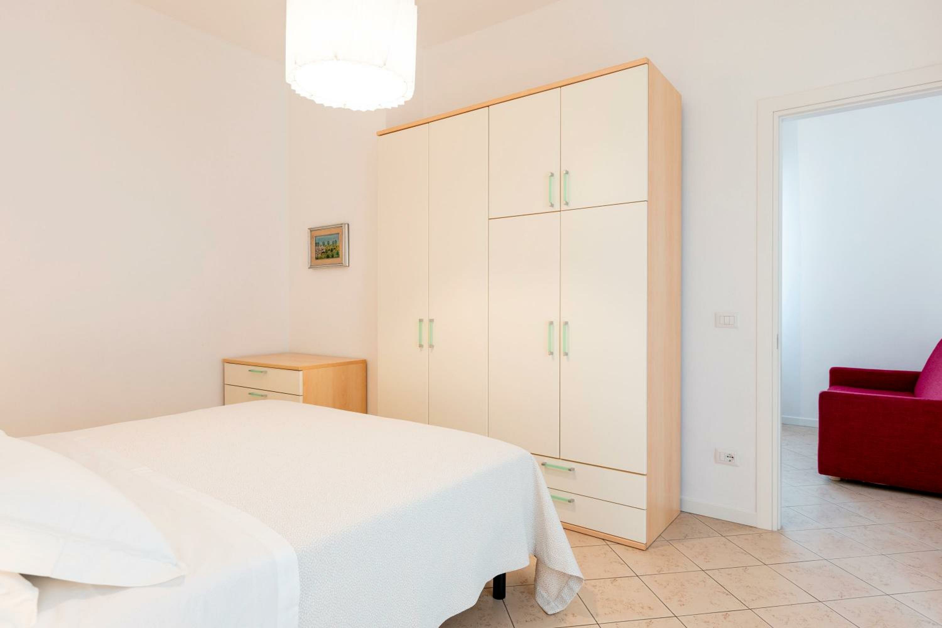 Classic One-Bedroom Apartment with King Bed