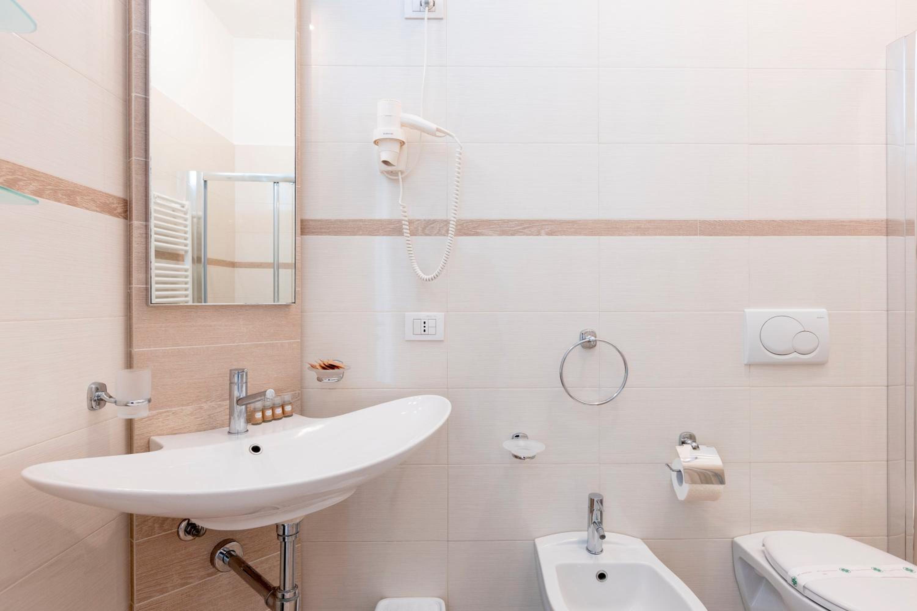 Classic One-Bedroom Apartment with King Bed