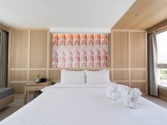 Two Bedrooms Lake Building