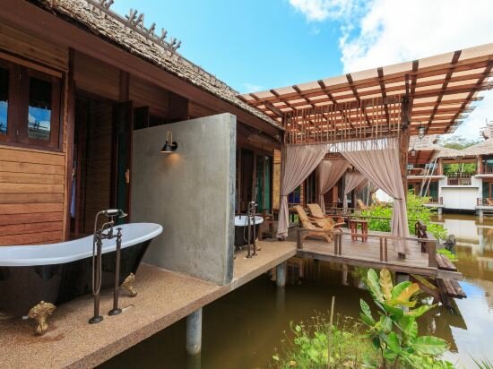 Family Suite Water Villa