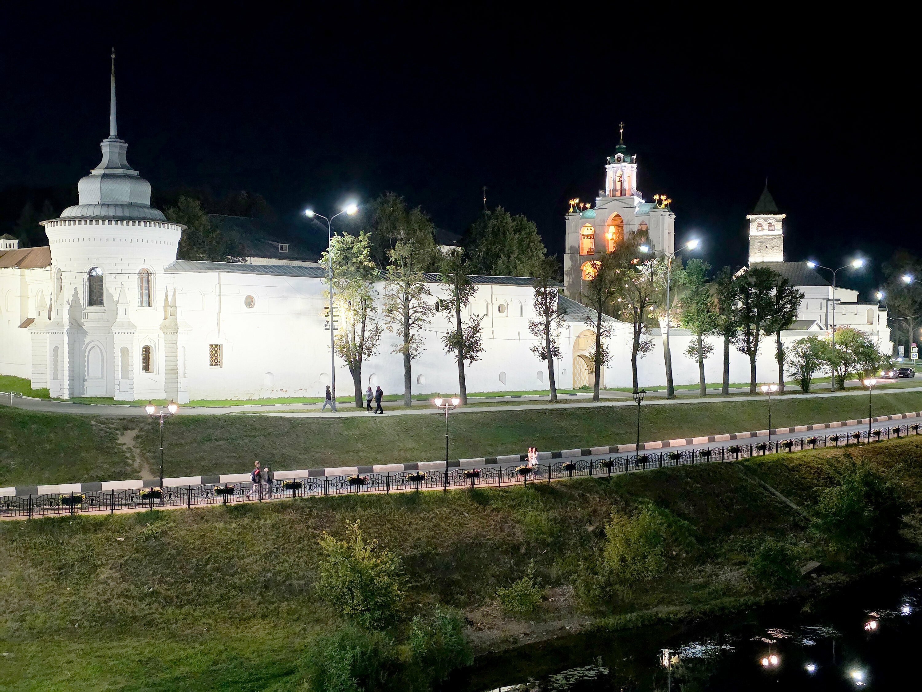 Двухкомнатный люкс с видом во двор