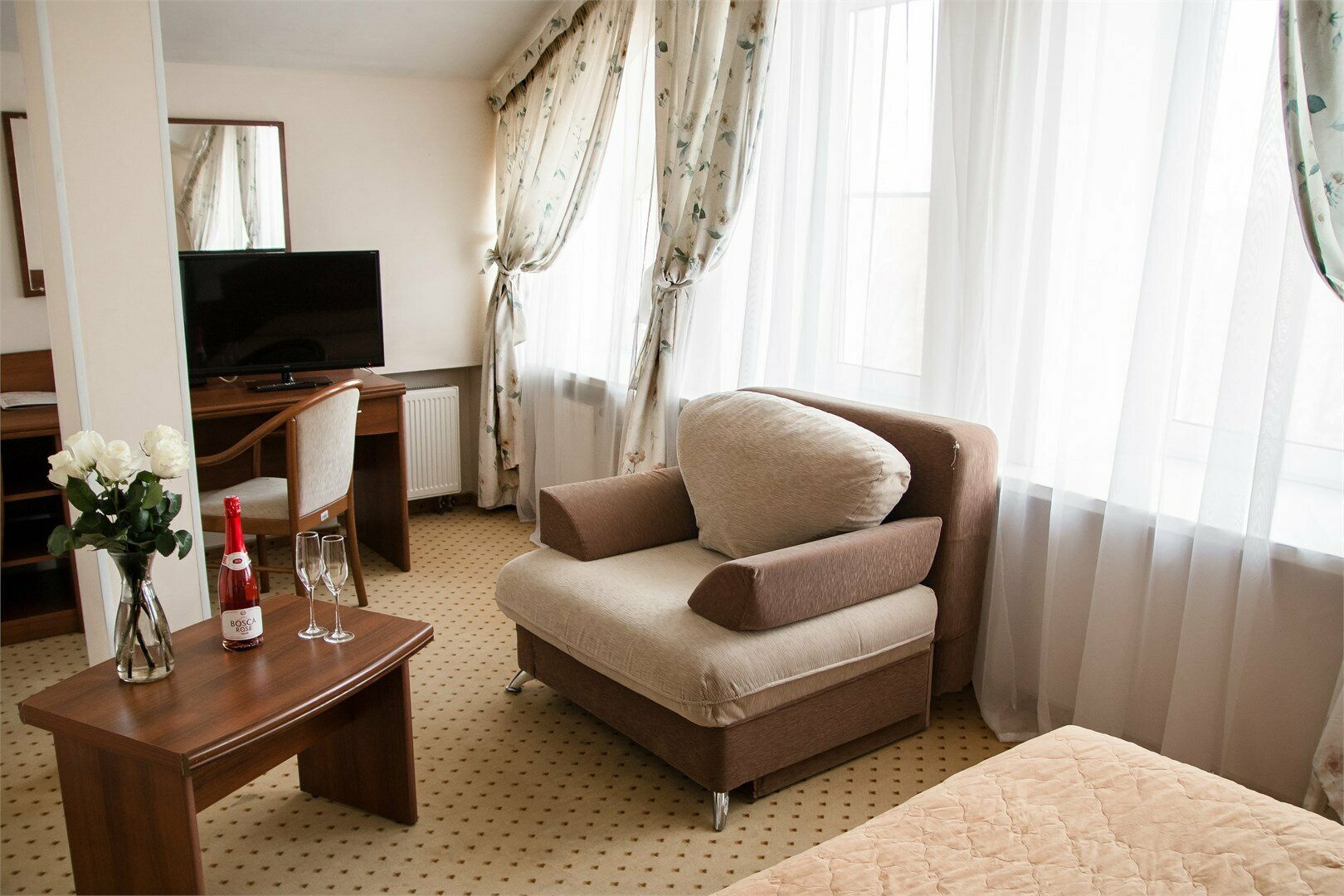 Улучшенный номер с кроватью размера «king-size» или 2 отдельными кроватями