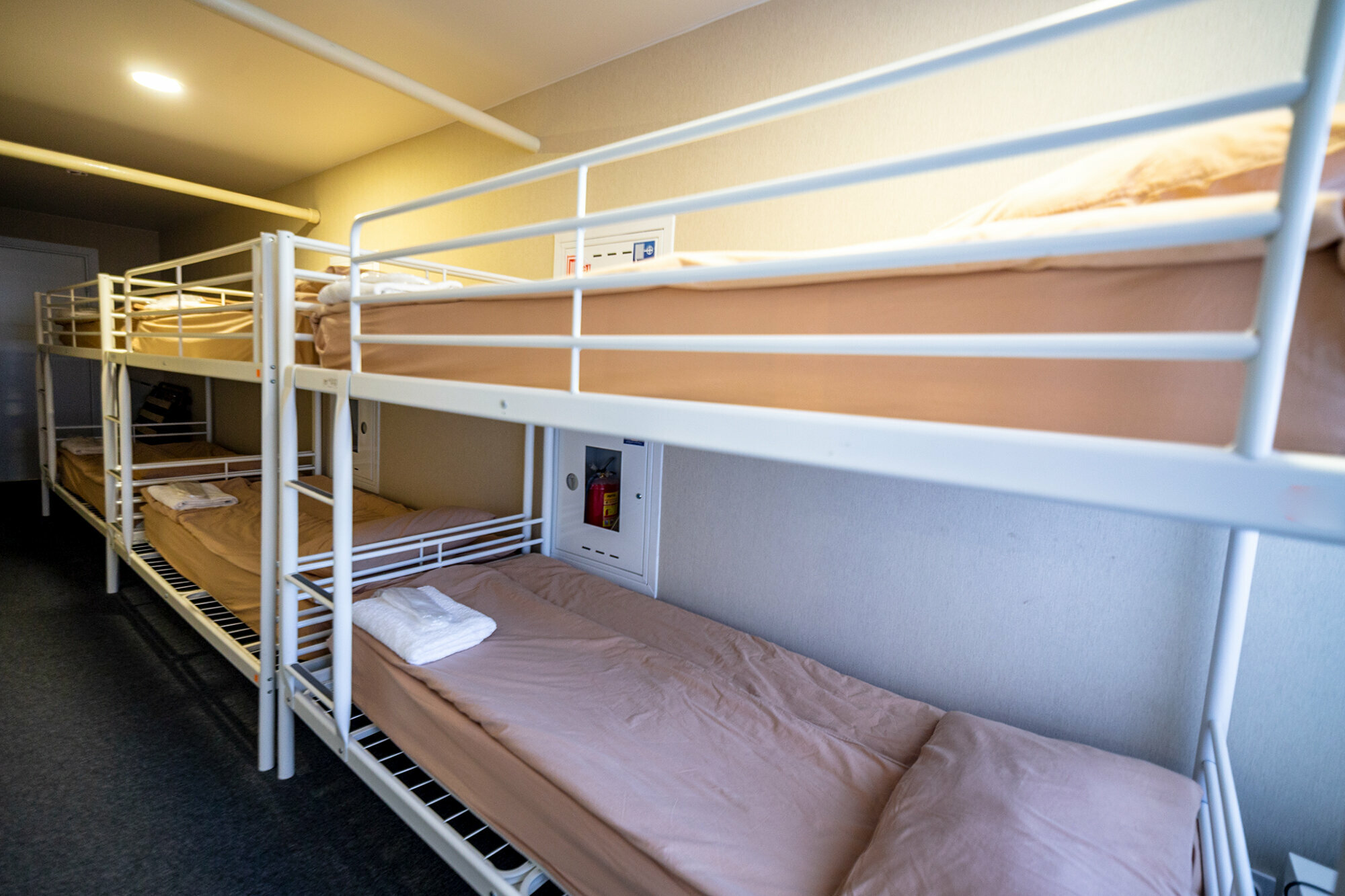 Кровать в общем 6-местном номере