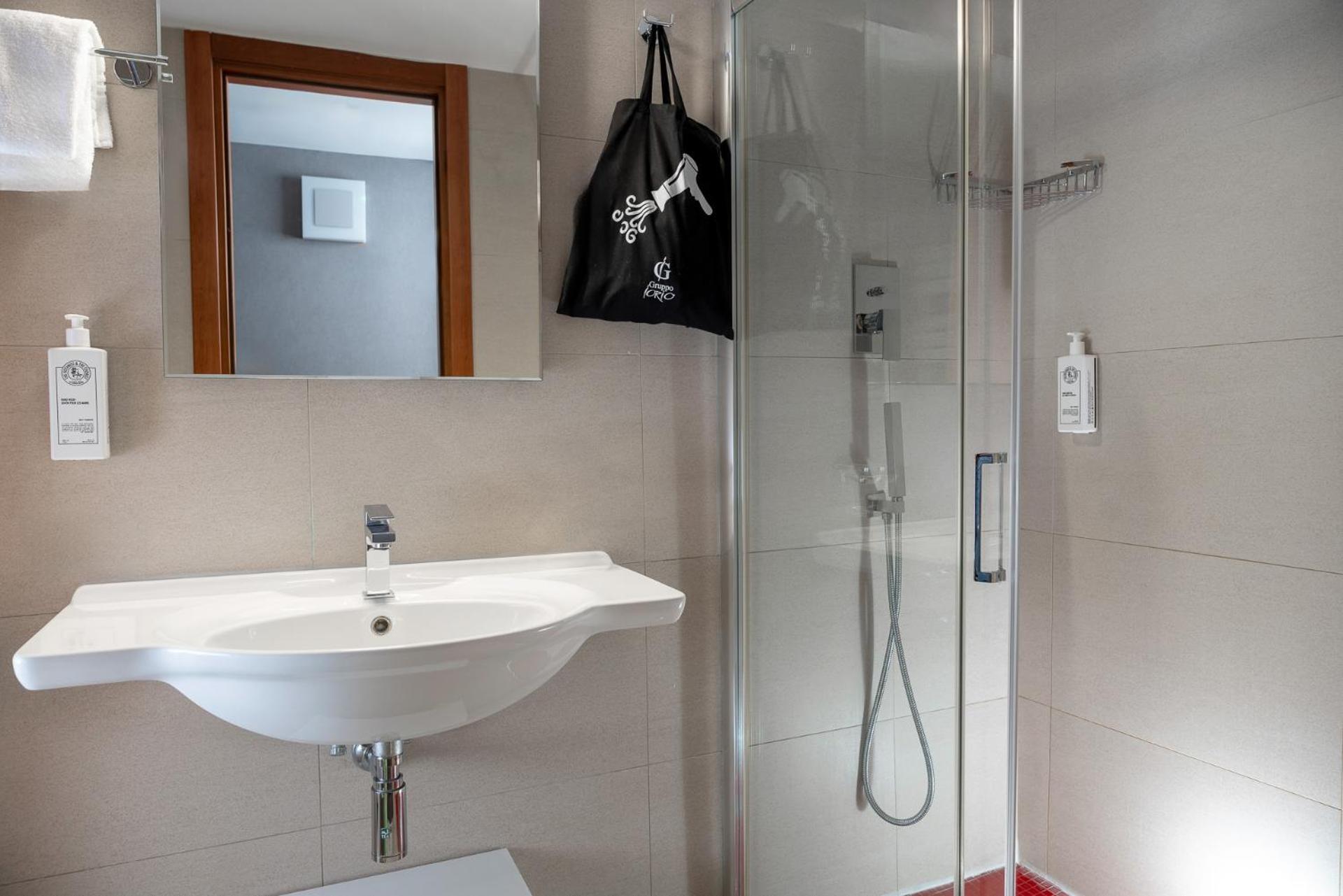 Loft - Split Level (2 Adults)