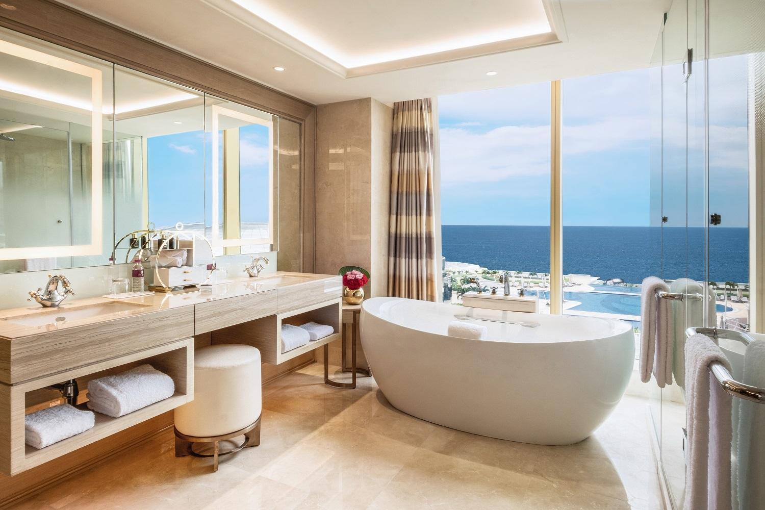 Grand Deluxe King Room