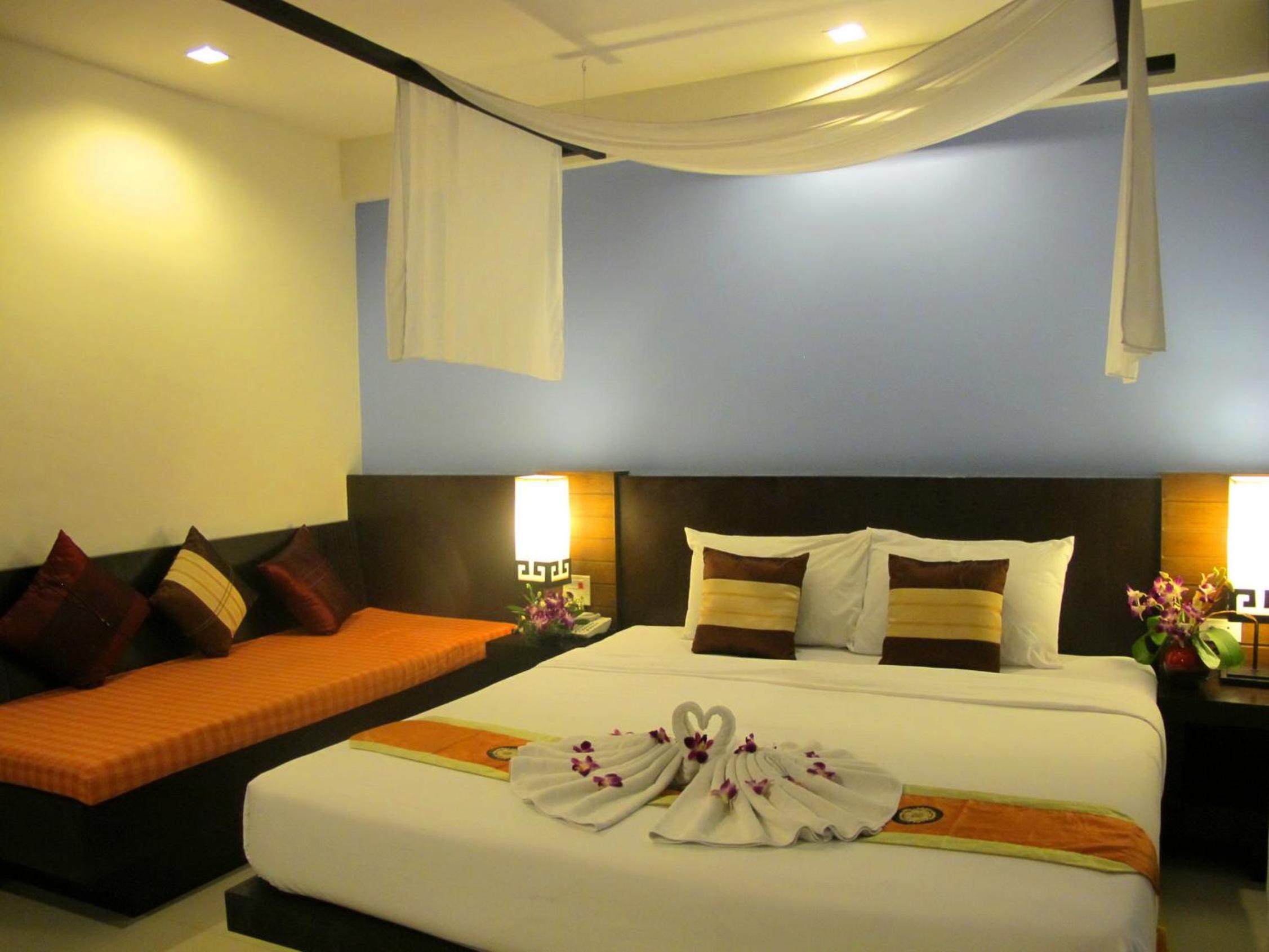 Deluxe Double Room with Pool Access