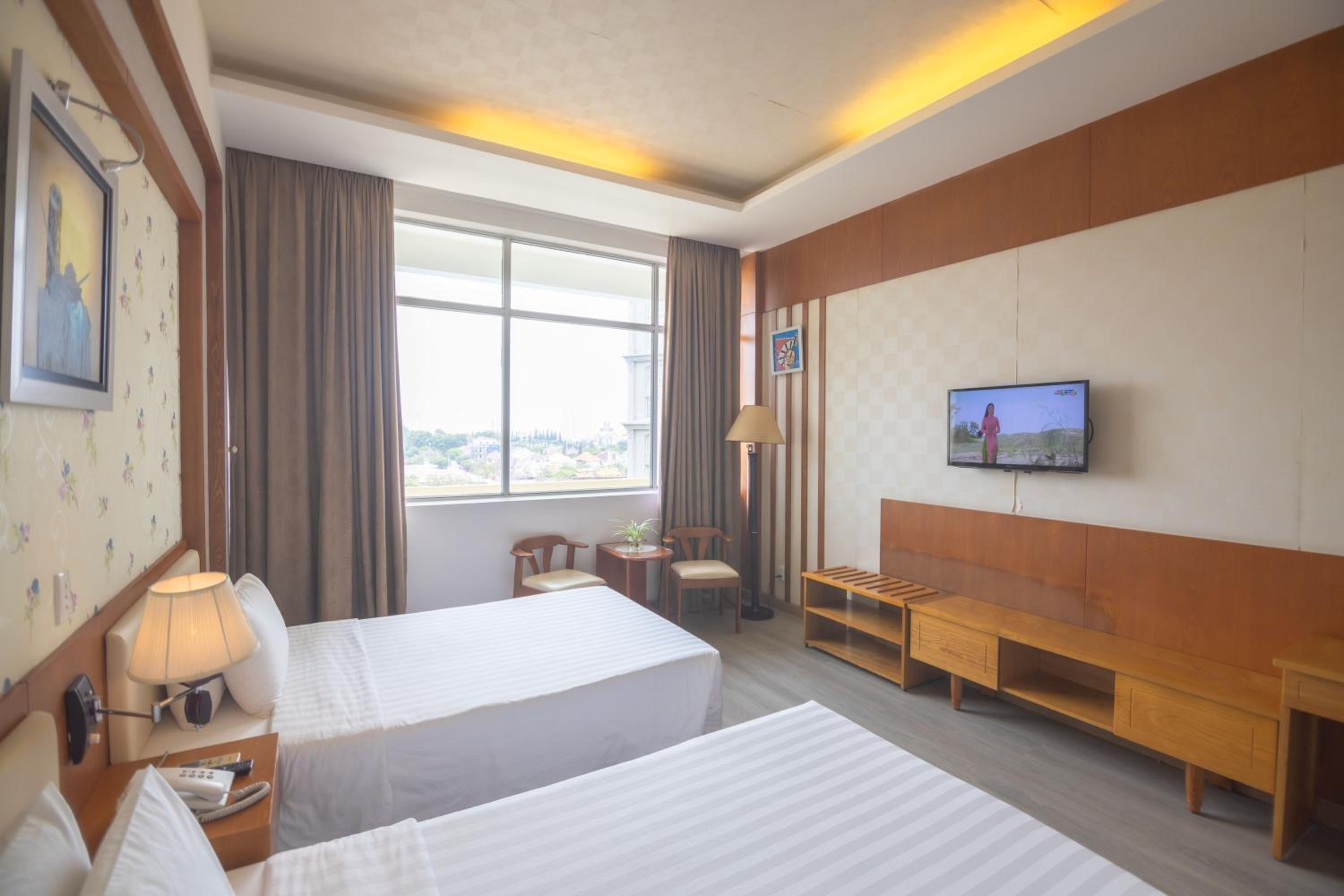 Superior Twin Room with City View