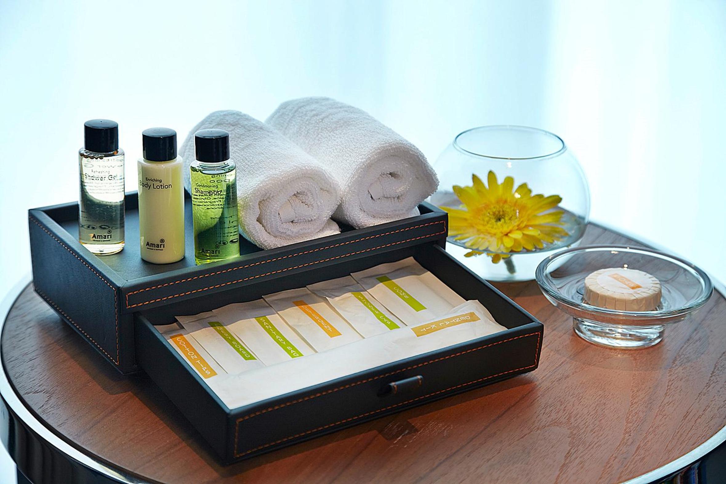 Deluxe King Room with Garden View