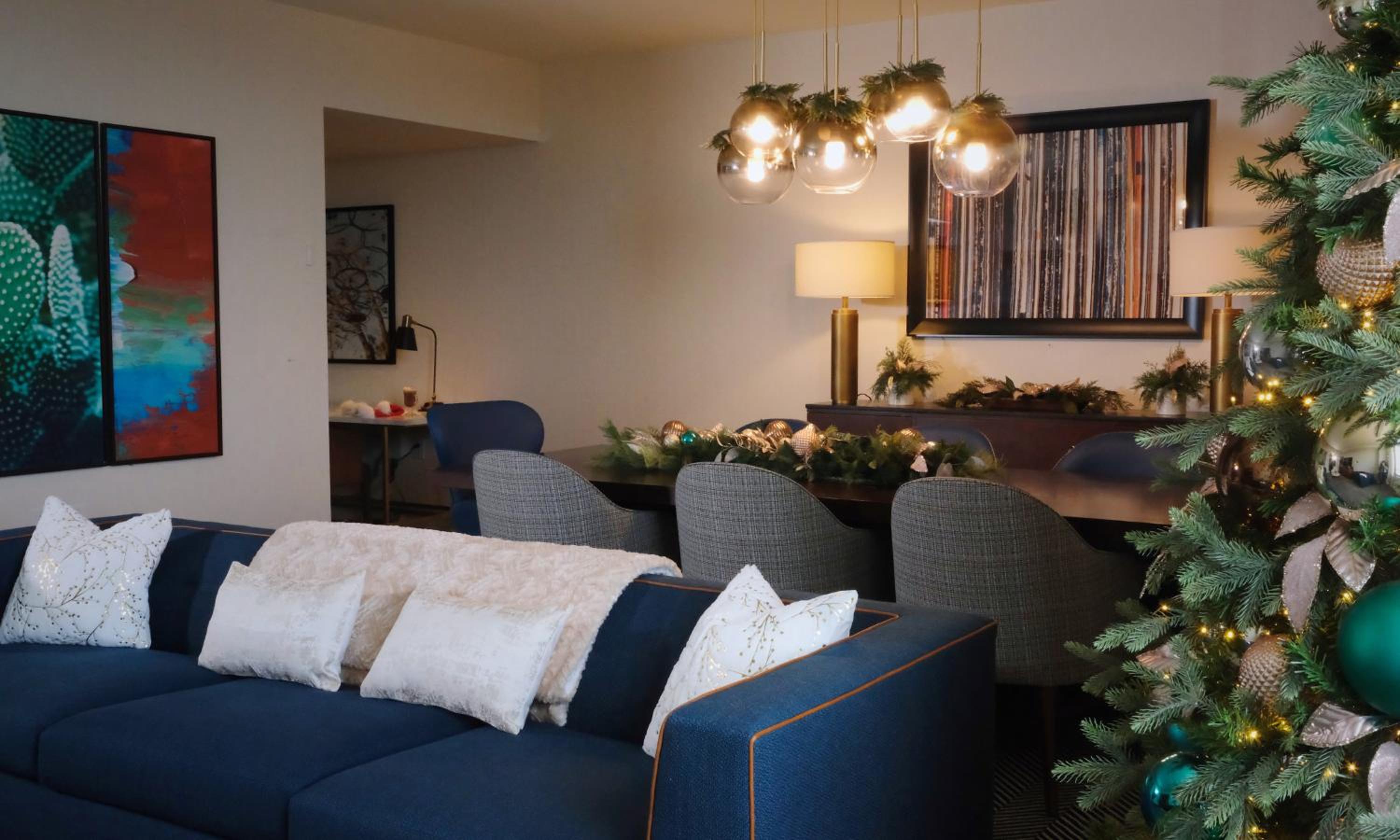 One-Bedroom Holiday-Themed Suite with Sofa Bed