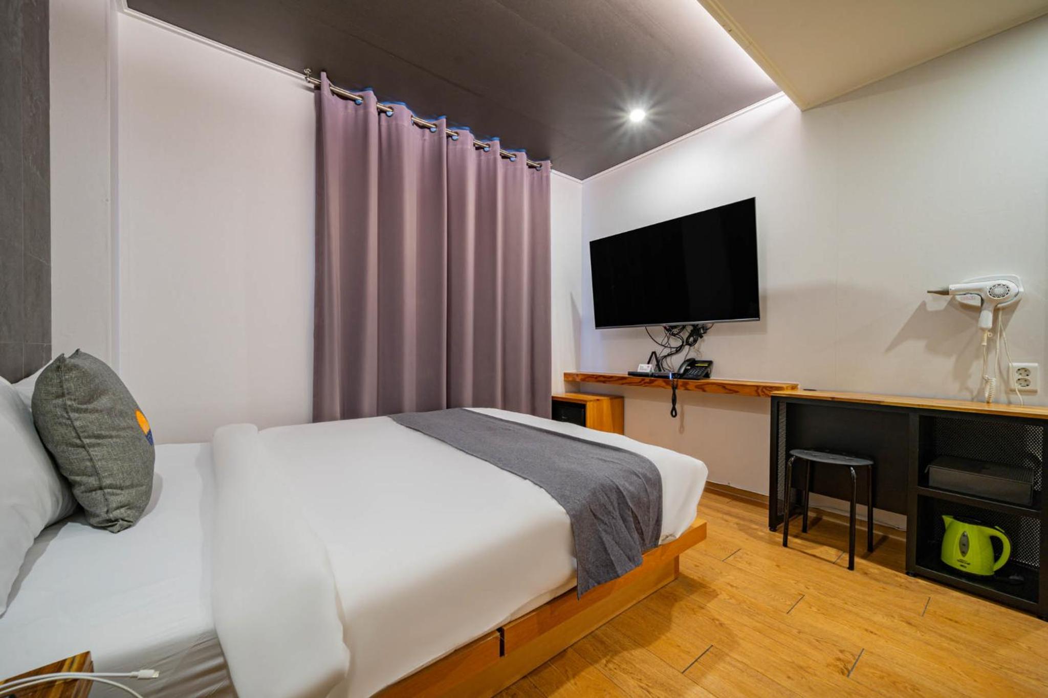 Standard Double with bathtub for one person