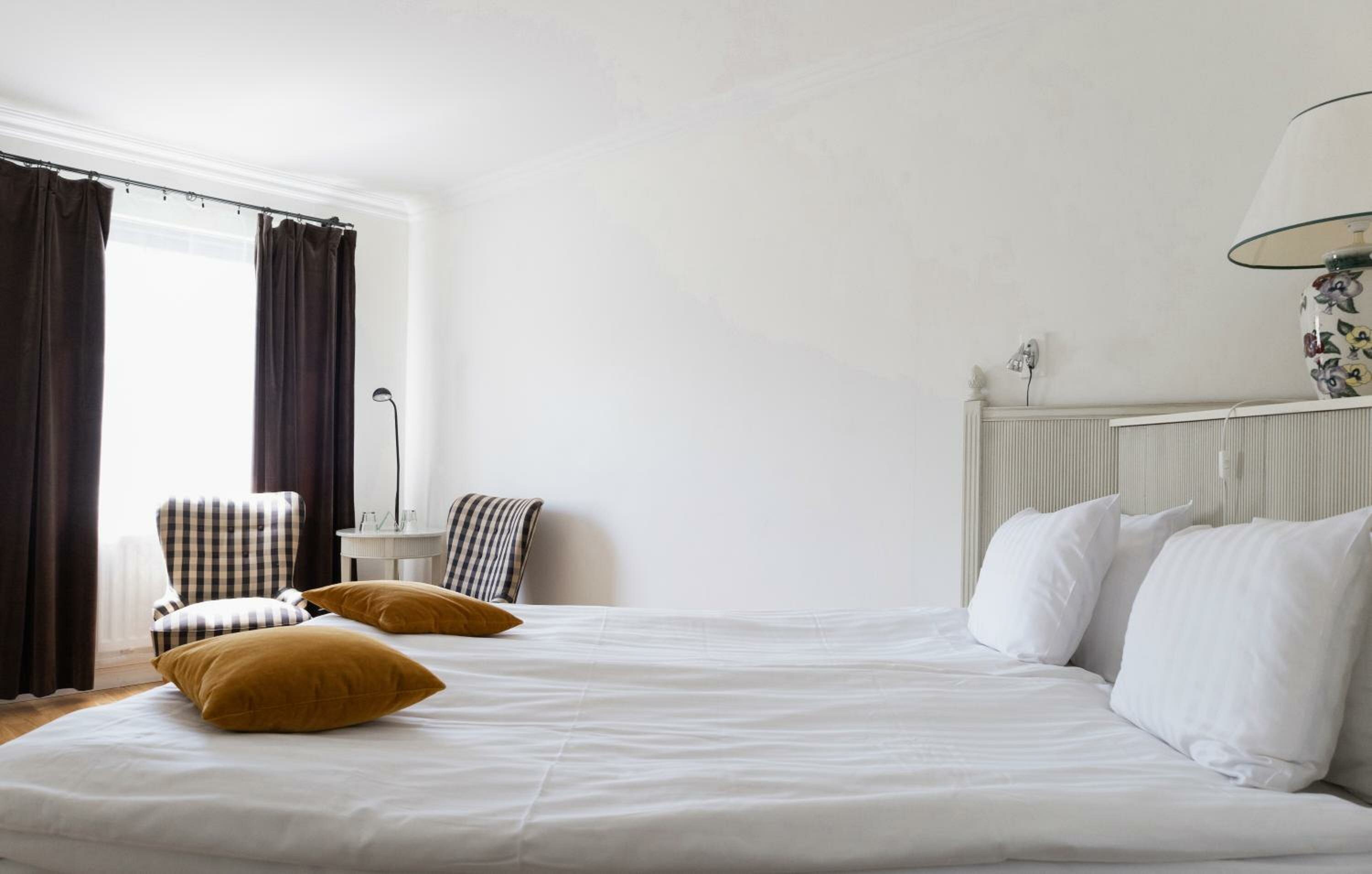 Double Room (63 in bed)