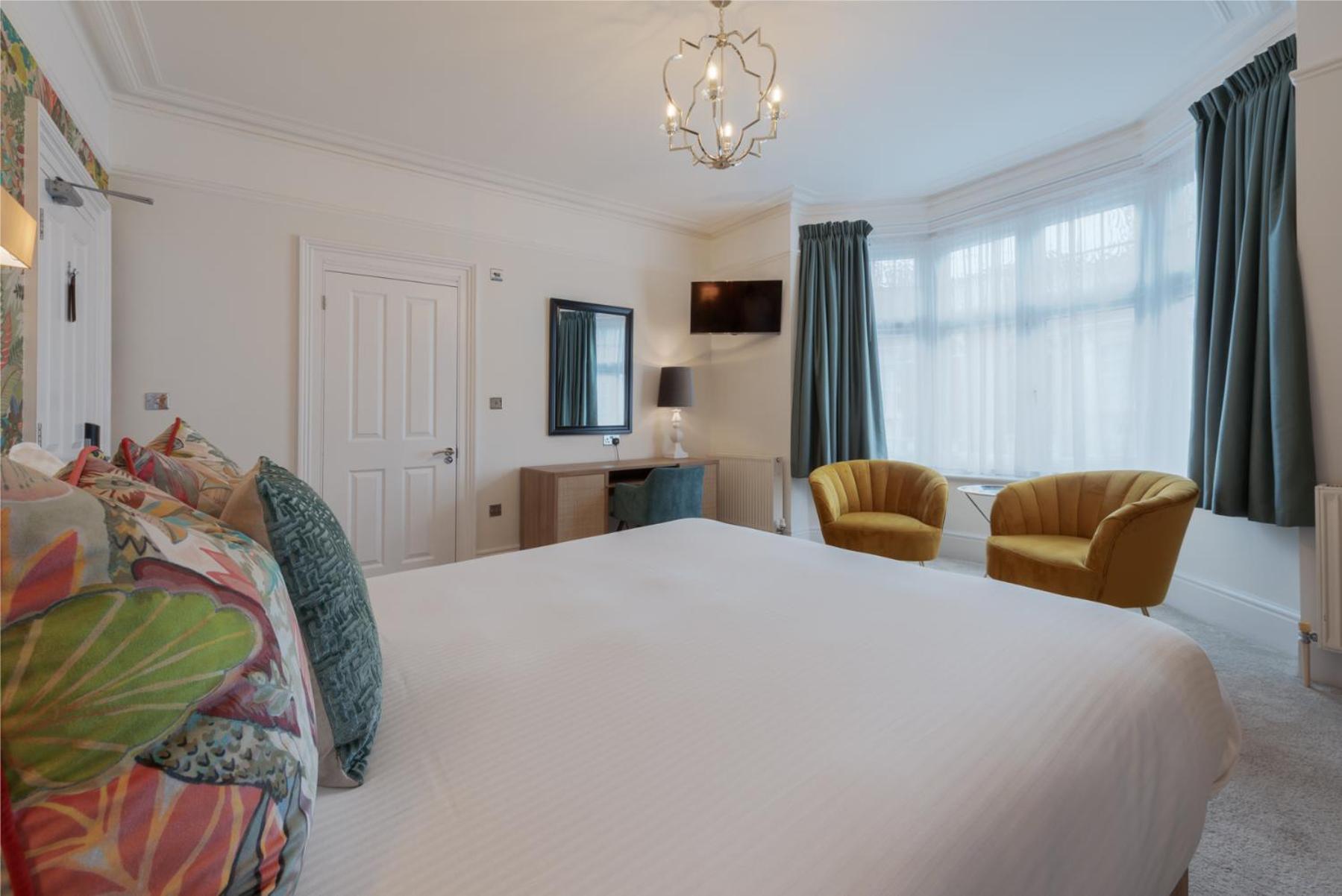 Superior King Room with Shower