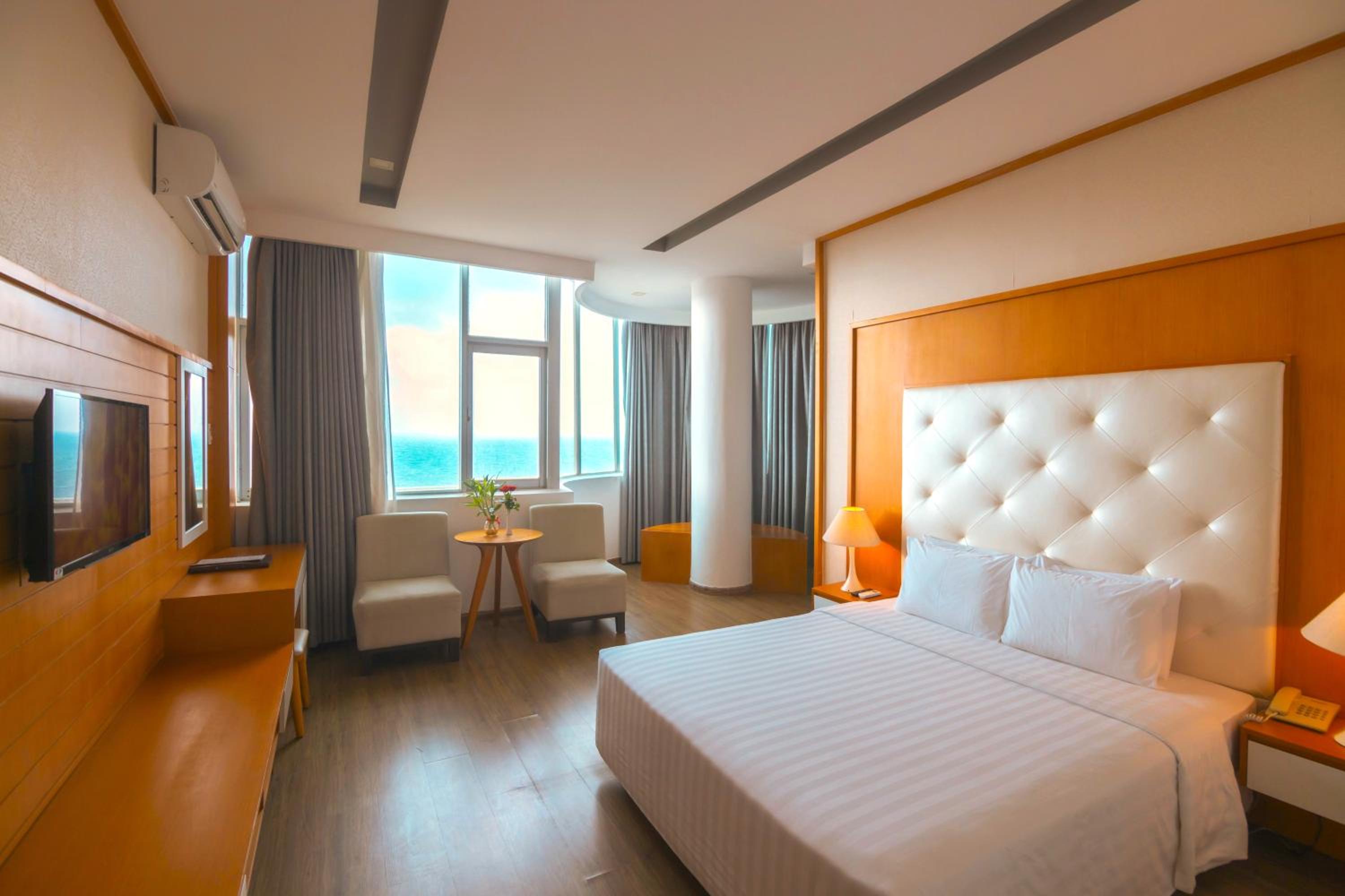 Deluxe Double or Twin Room with Sea View