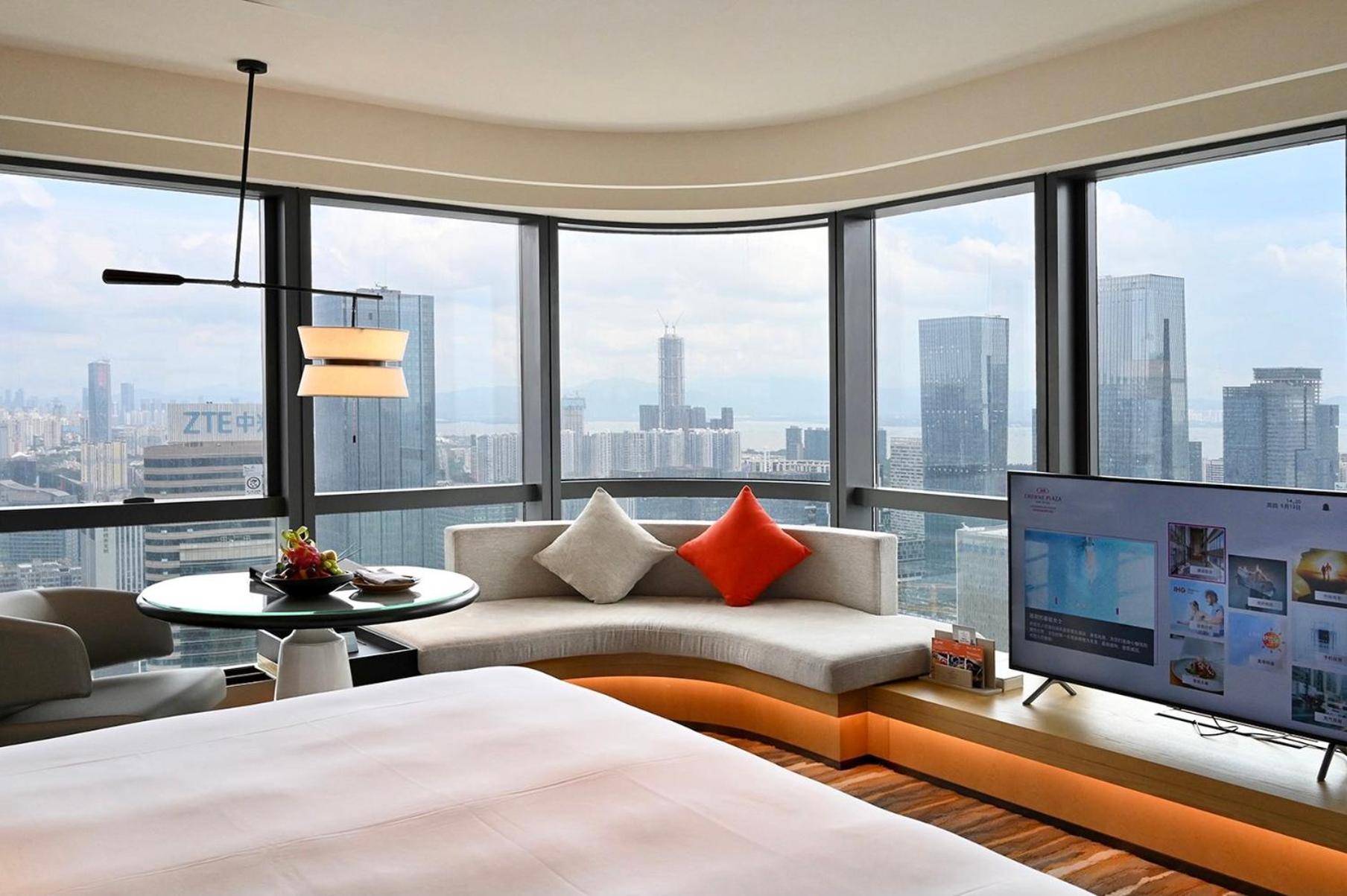Standard King Room with City View
