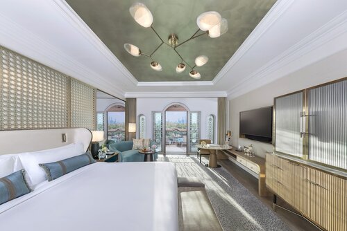 Deluxe Room, 1 King Bed, Garden View в Emirates Palace Mandarin Oriental