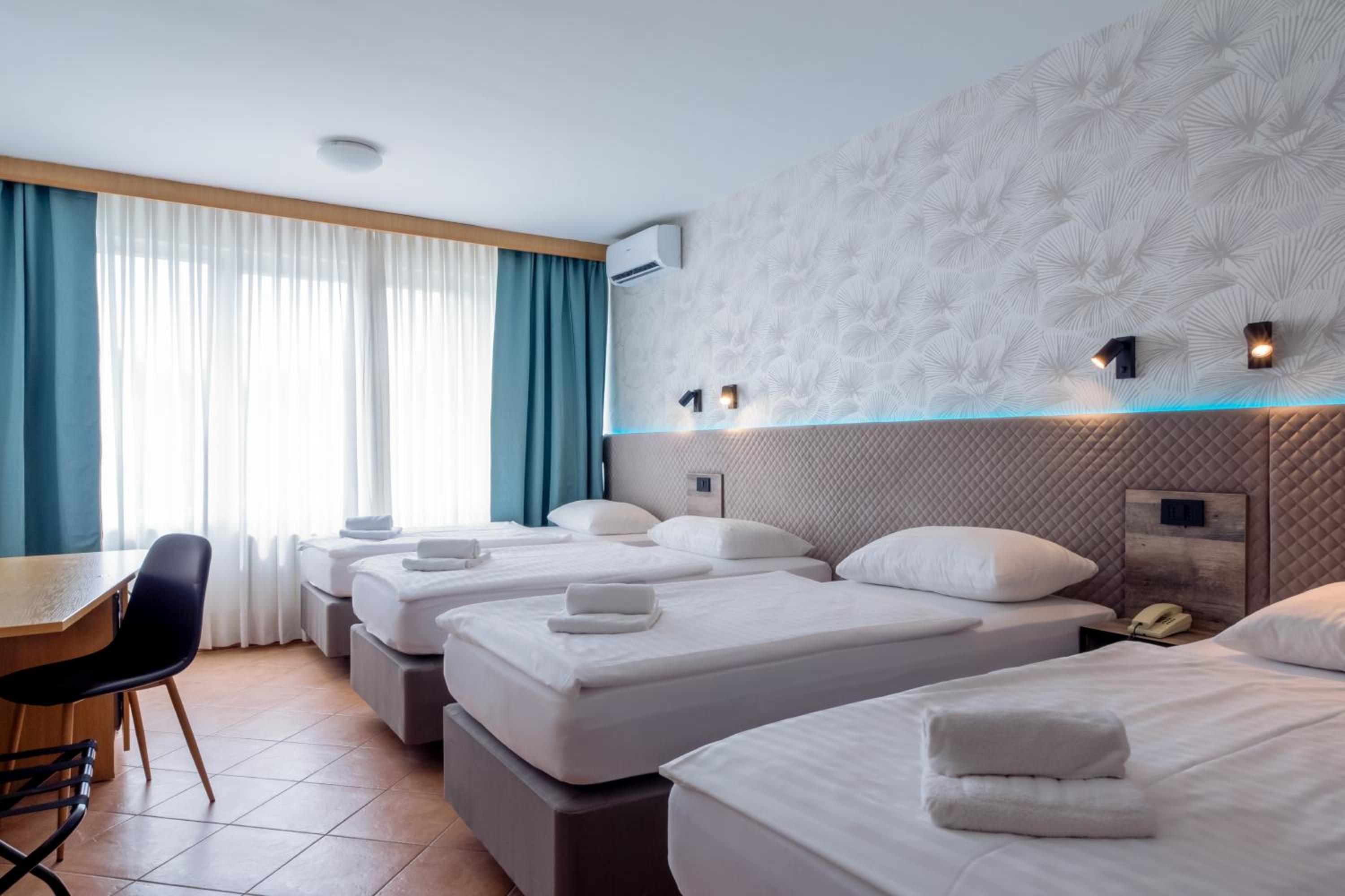 Standard Quadruple Room