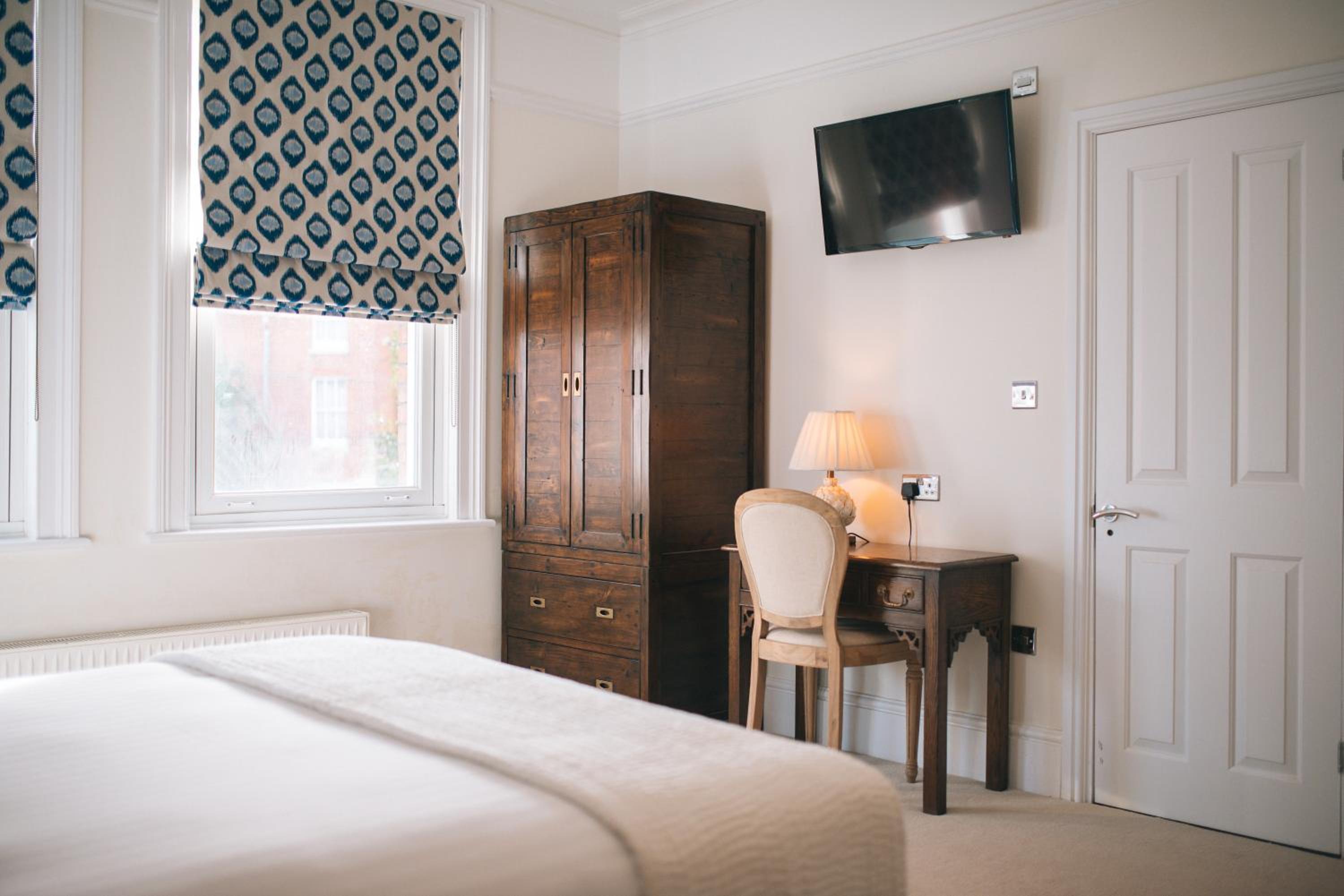 Executive King with Bath and Shower