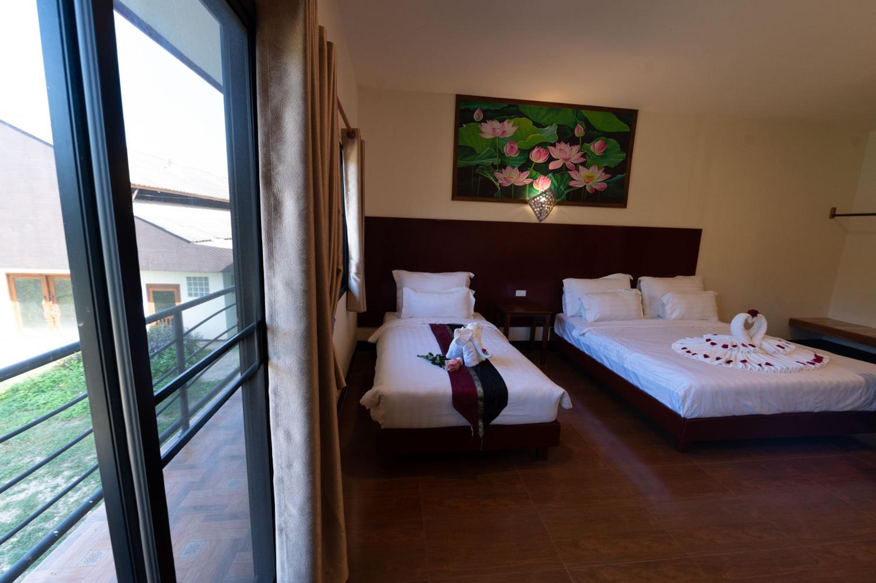 Triple Room with Balcony