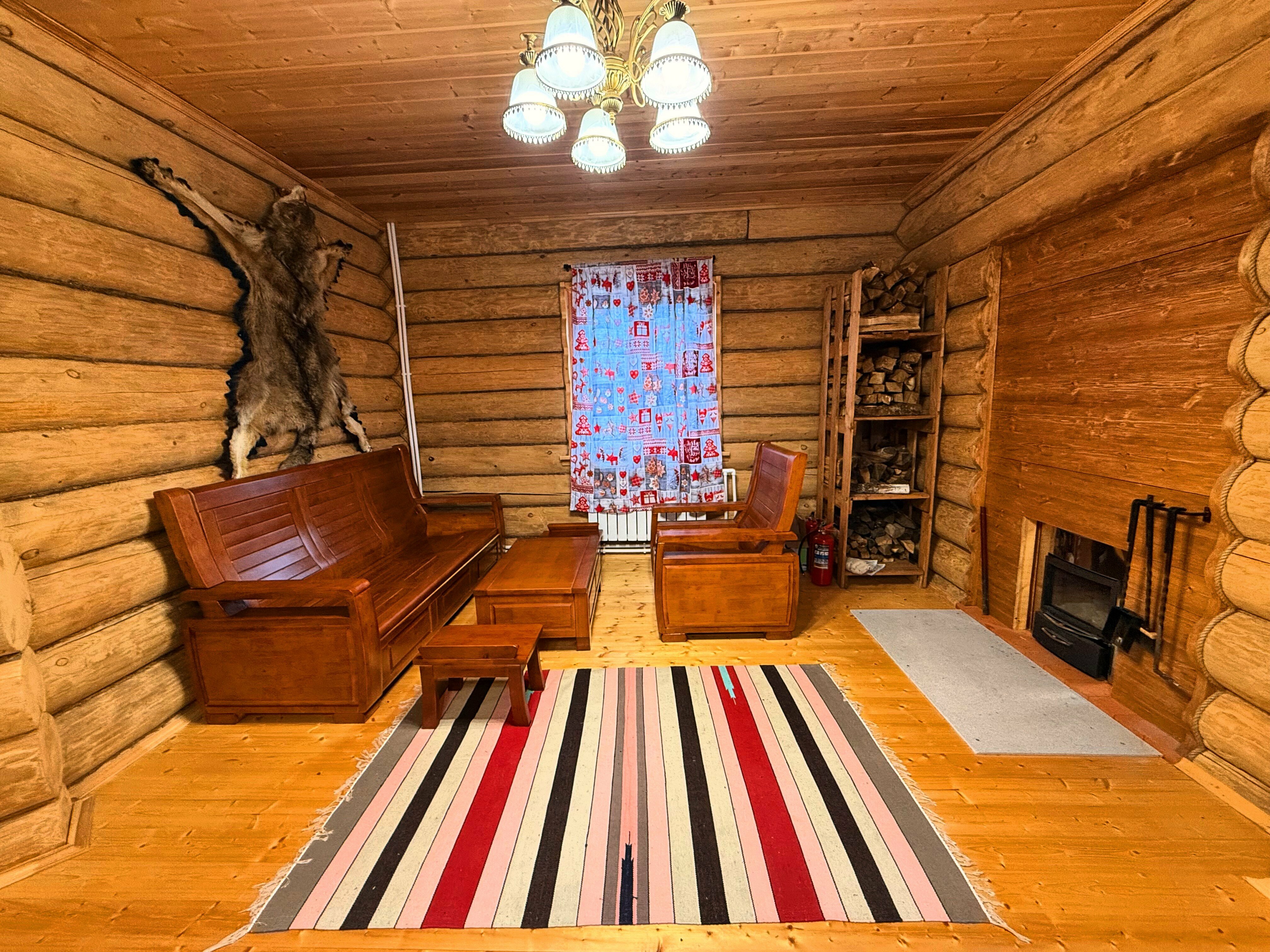 Коттедж с балконом