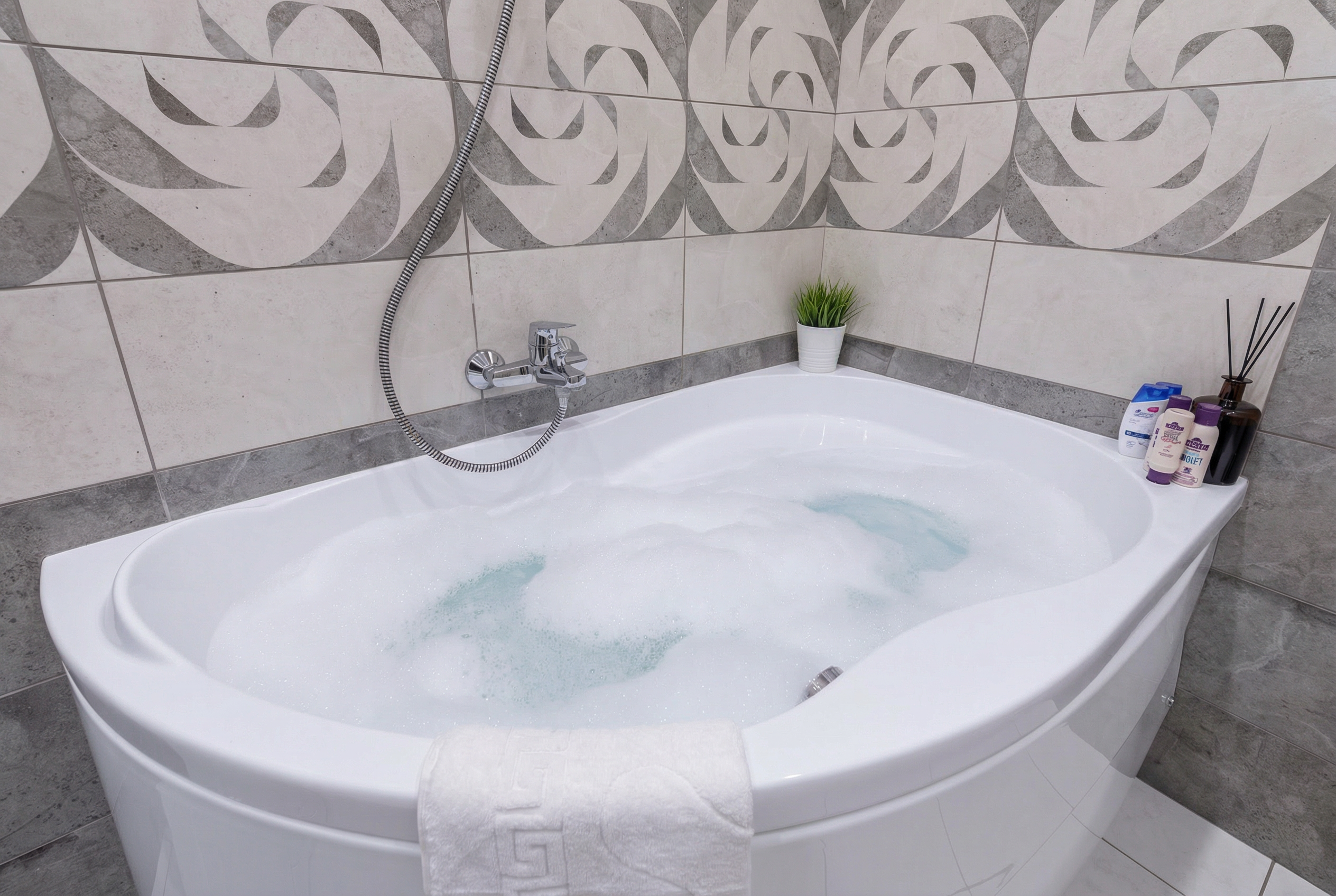 Апартаменты для особо требовательных персон с видом на город — Кубанская набережная, 33