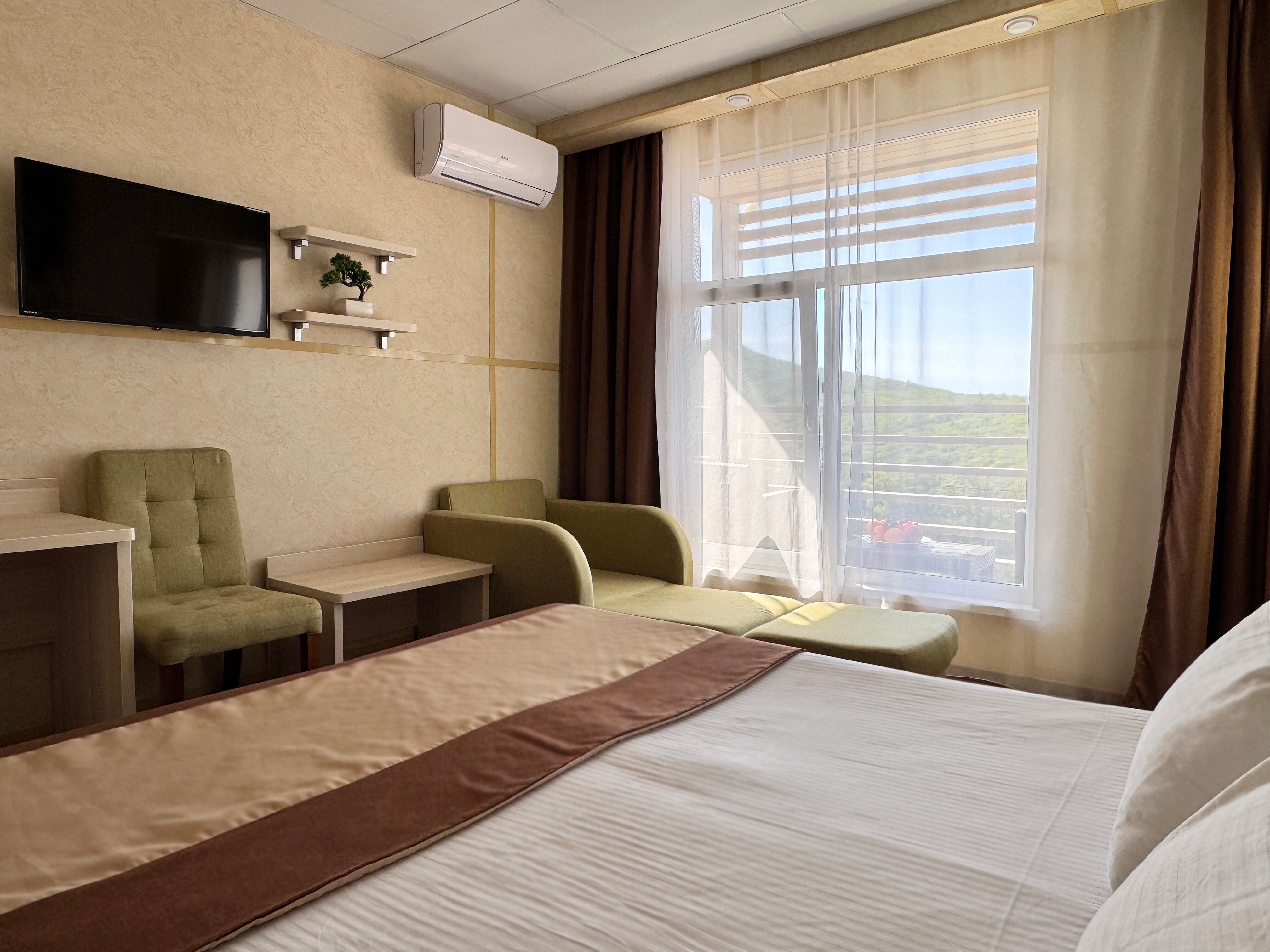 5-ти местный номер Коннект с общей террасой (Этаж под ключ)