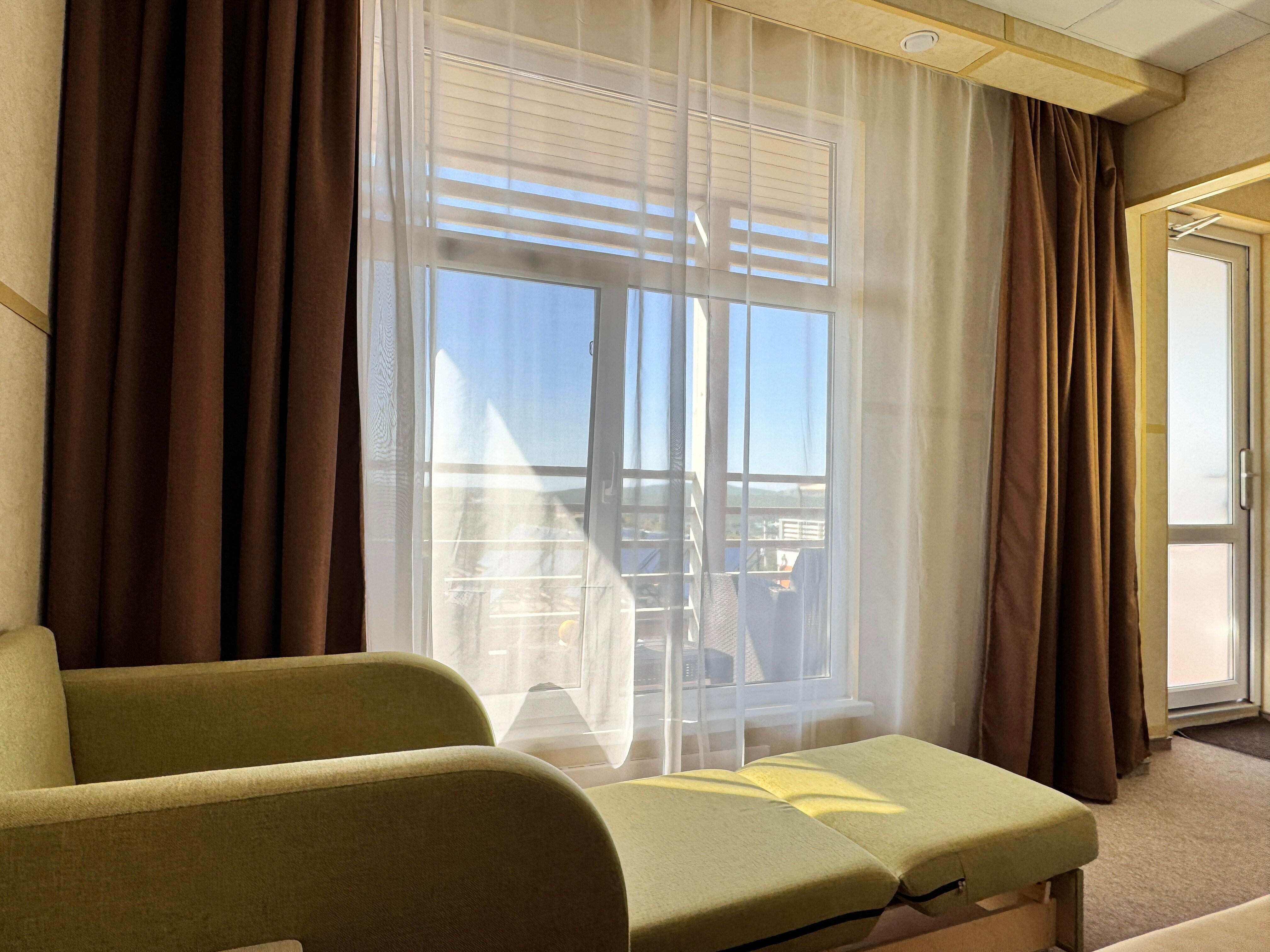 6-ти местный номер Коннект с общей террасой (Этаж под ключ)