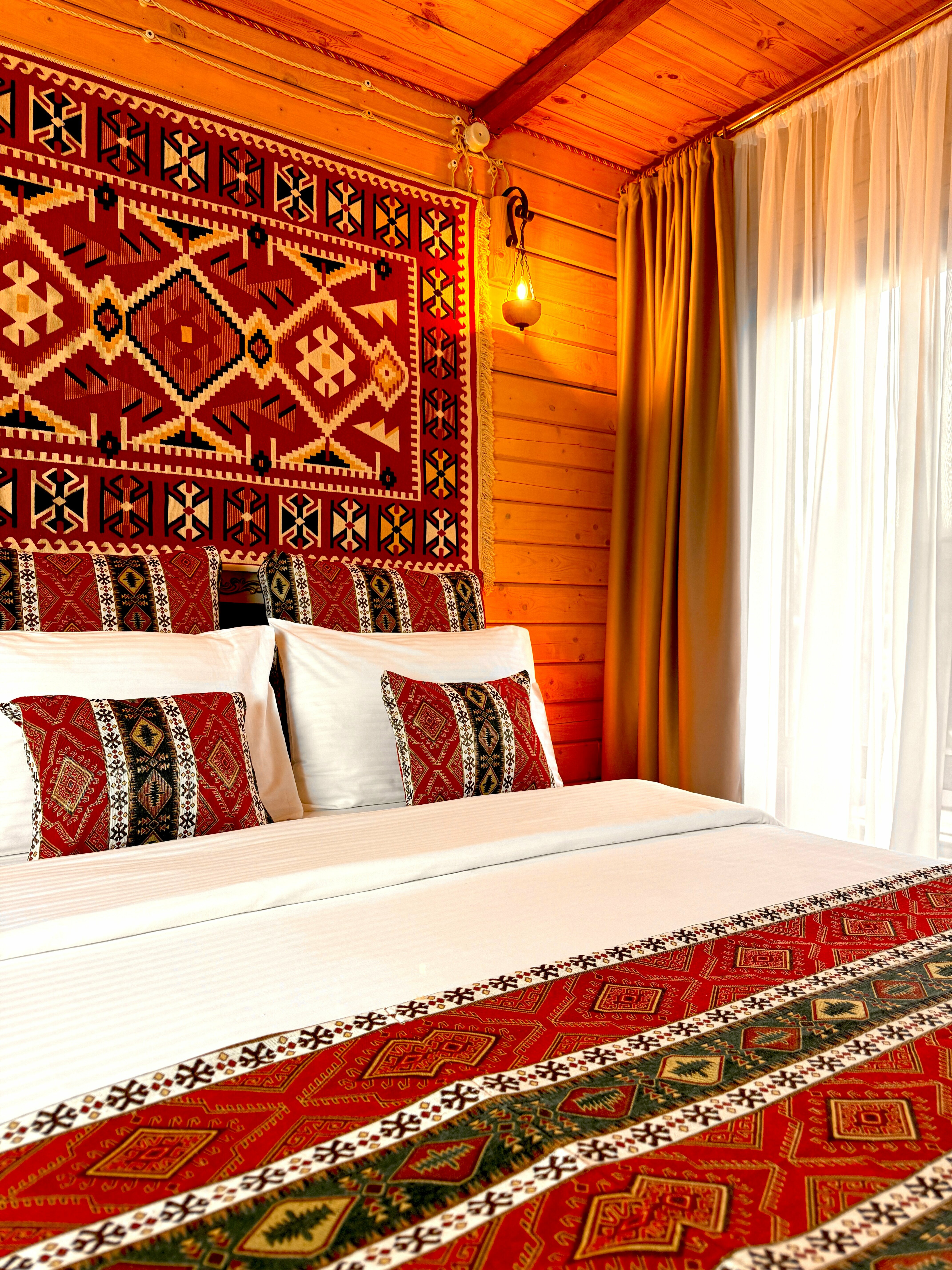 Двухместный стандарт с общей террасой и видом на горы | 2 этаж