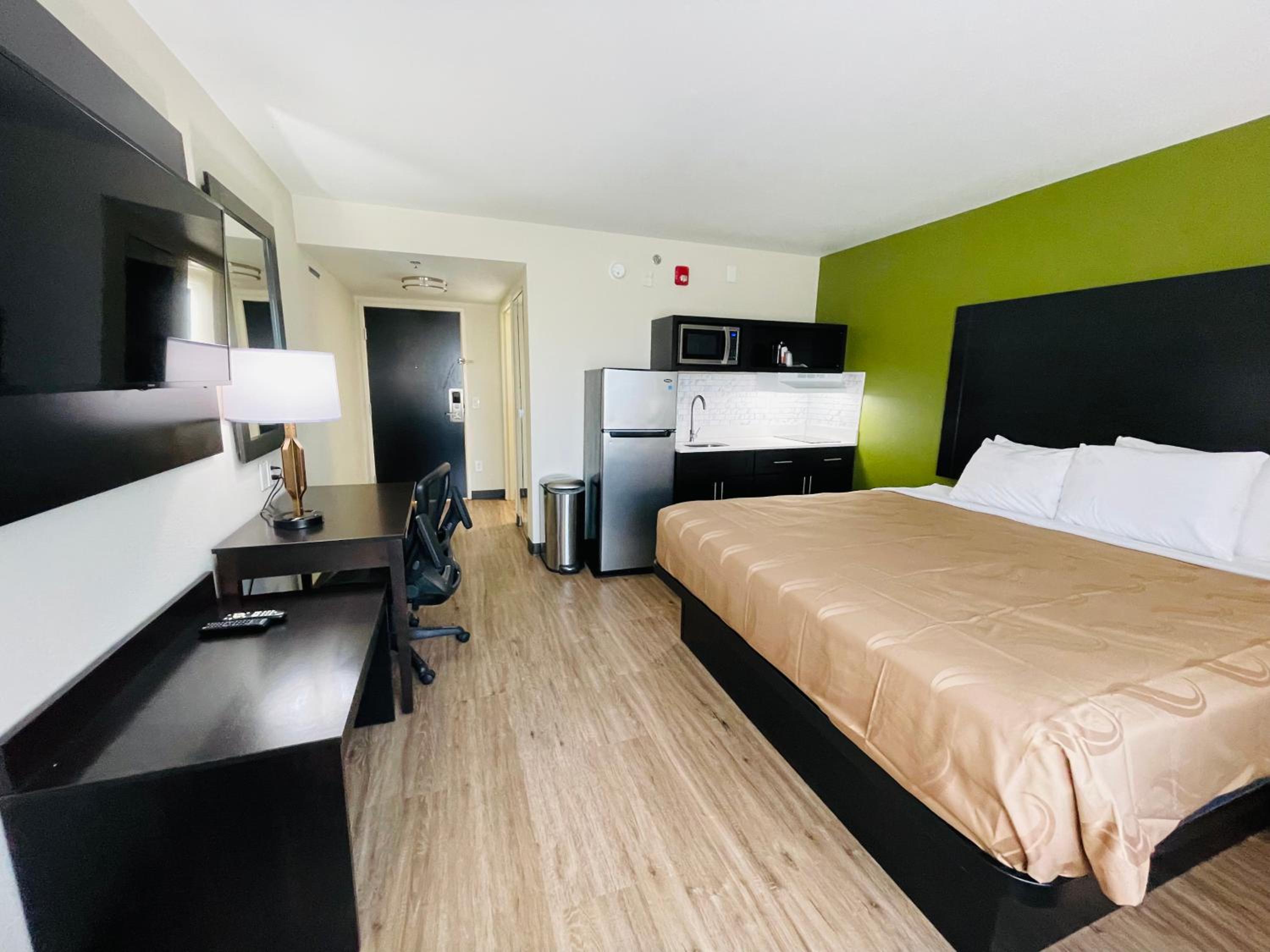 Efficiency King Room - Non Smoking