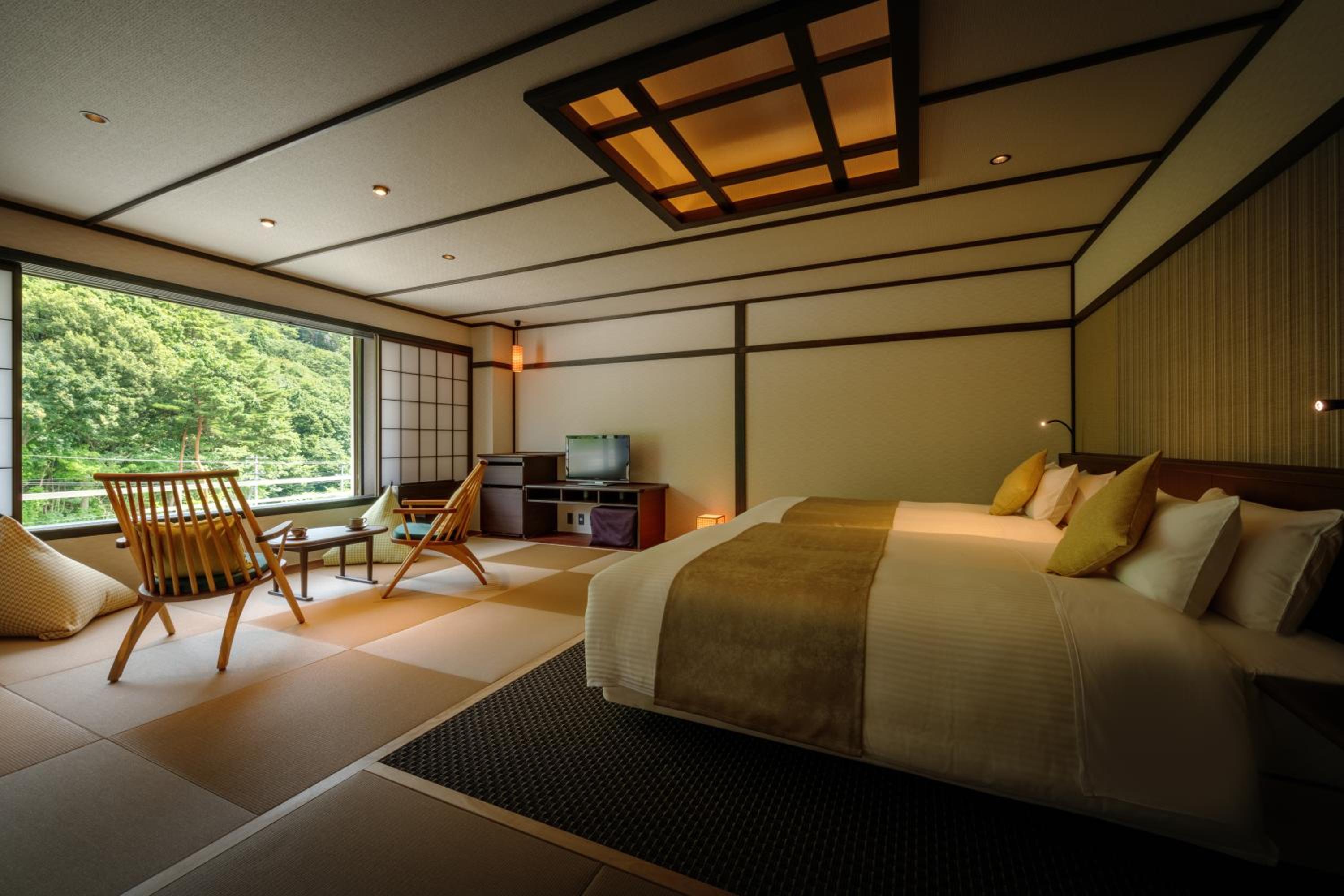 Japaense-Style Twin Room with Mountain View