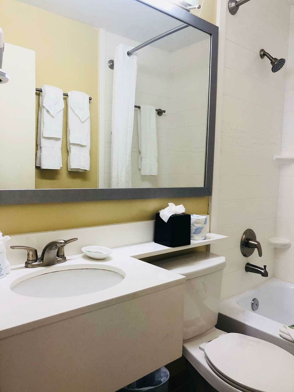 King Room with King Bed and Balcony - Non-Smoking