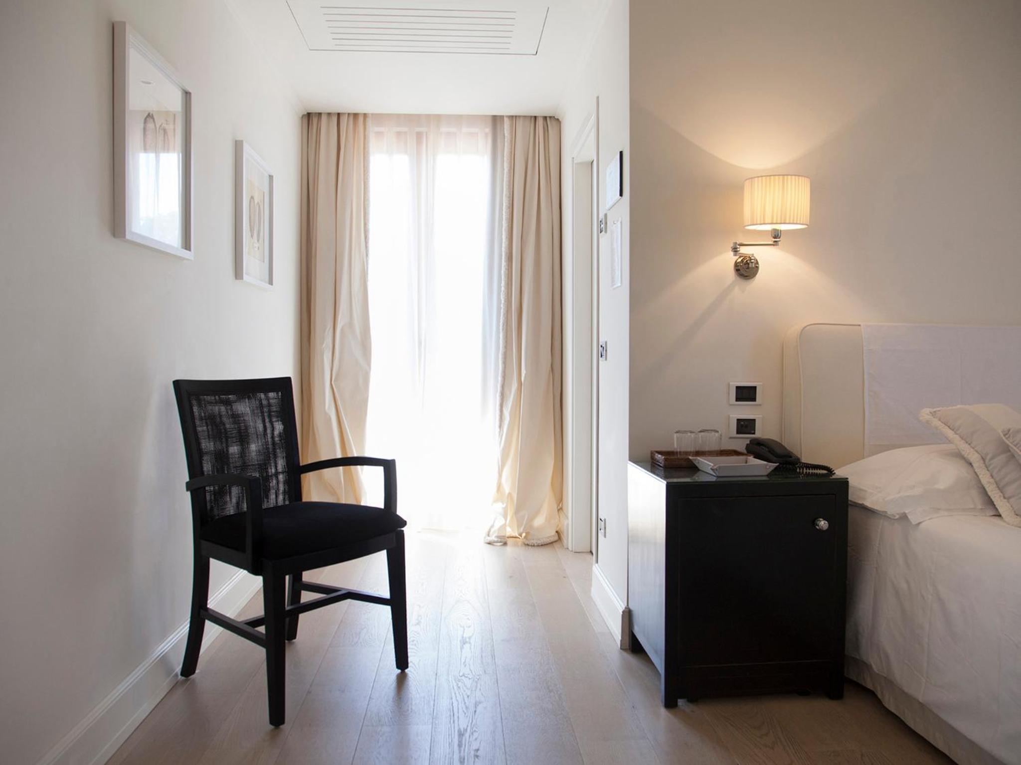 Queen Room with Pool View