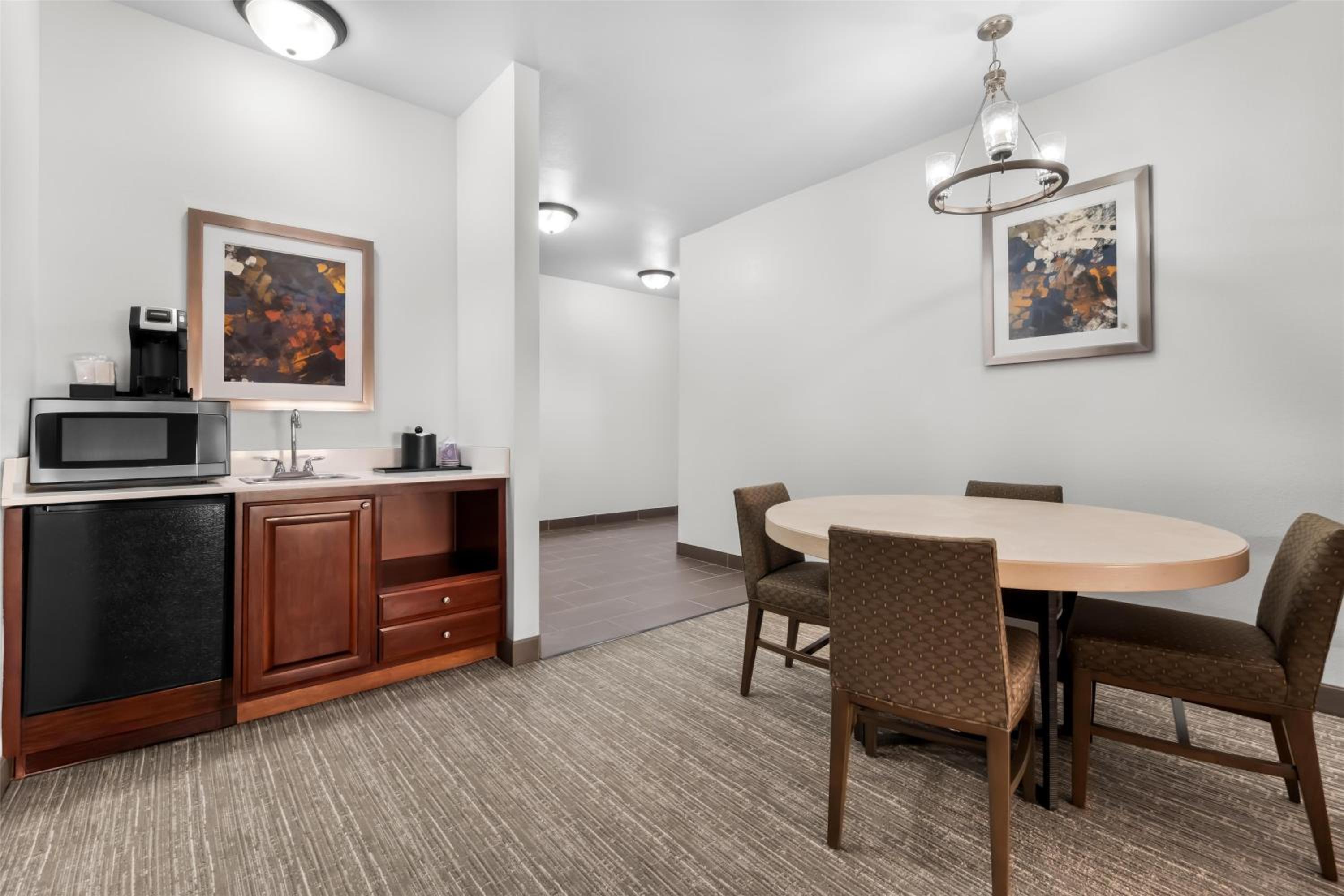 One-Bedroom Queen Suite - Hearing Accessible