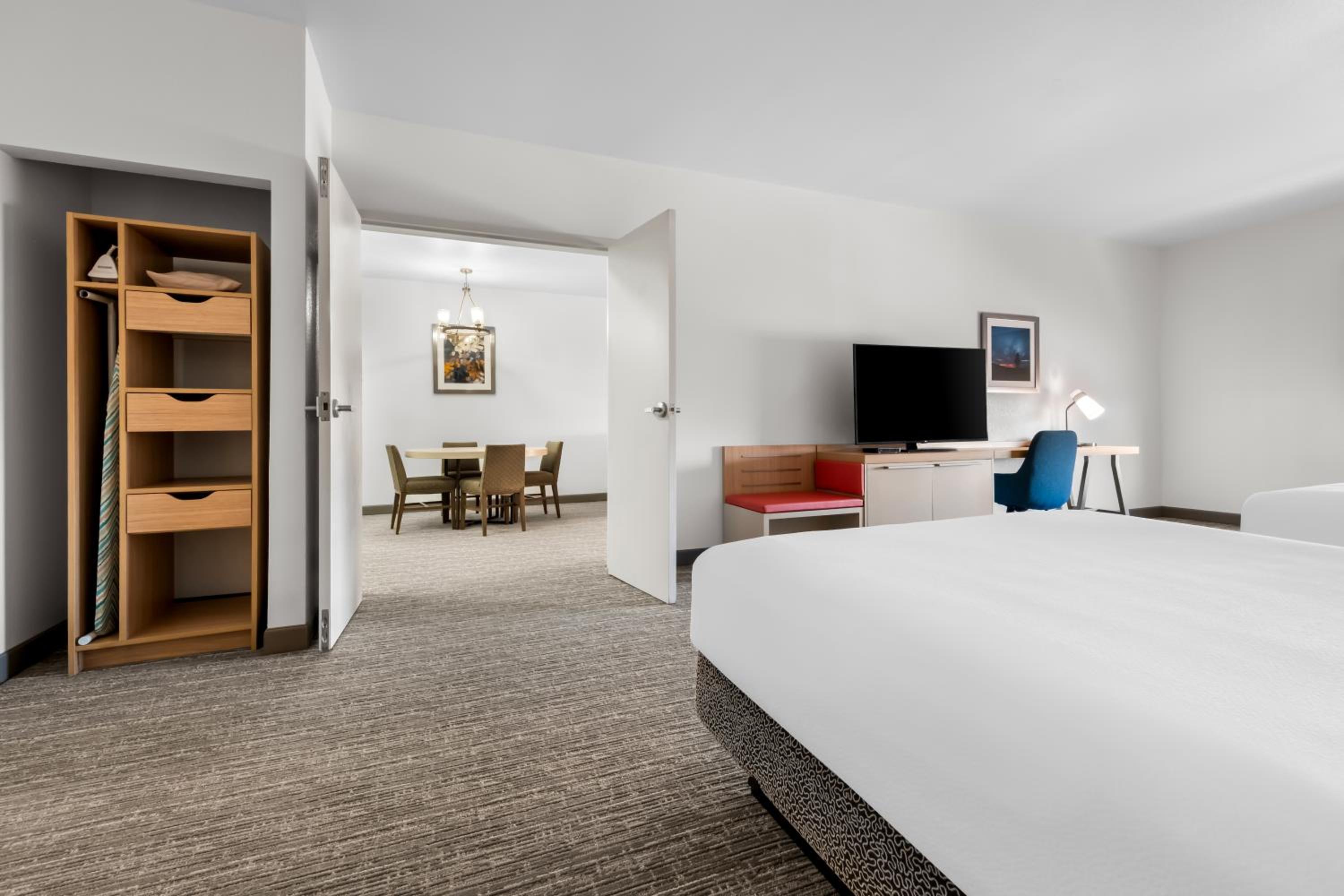 One-Bedroom Queen Suite - Hearing Accessible