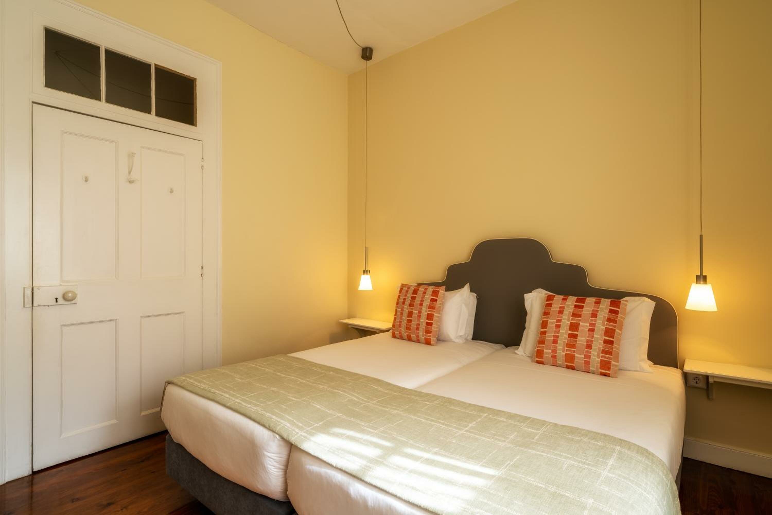 Two-Bedroom Apartment (6 Adults)