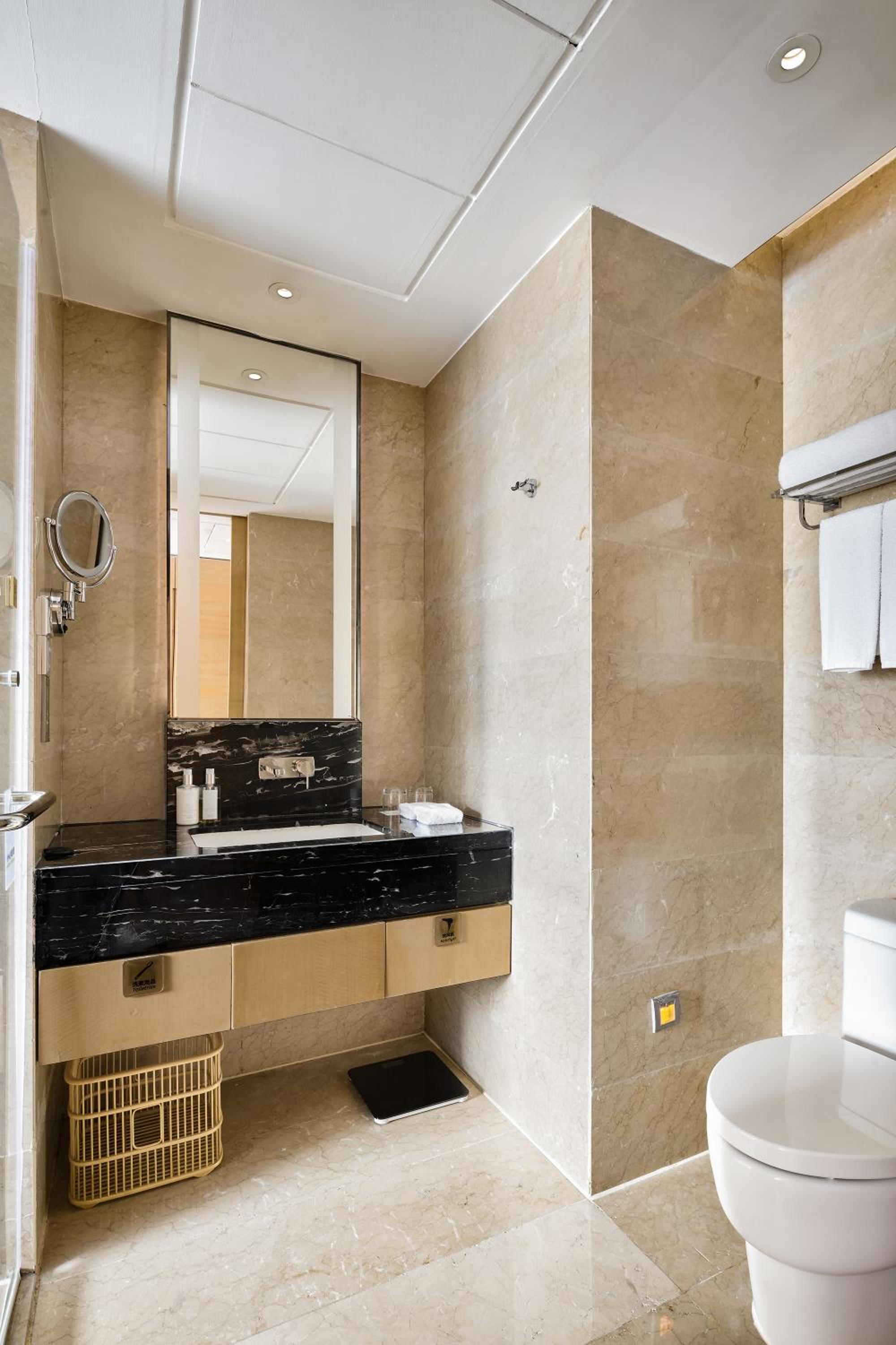 Standard Double Room with Lounge Access - High Floor