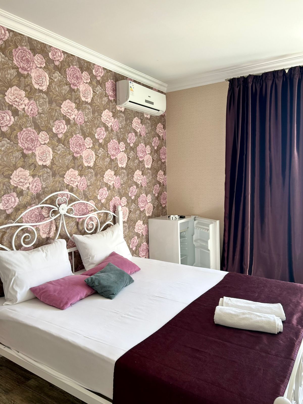 Двухкомнатный люкс с видом на море и балконом