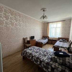 Трехместный номер (санузел в блоке номеров)