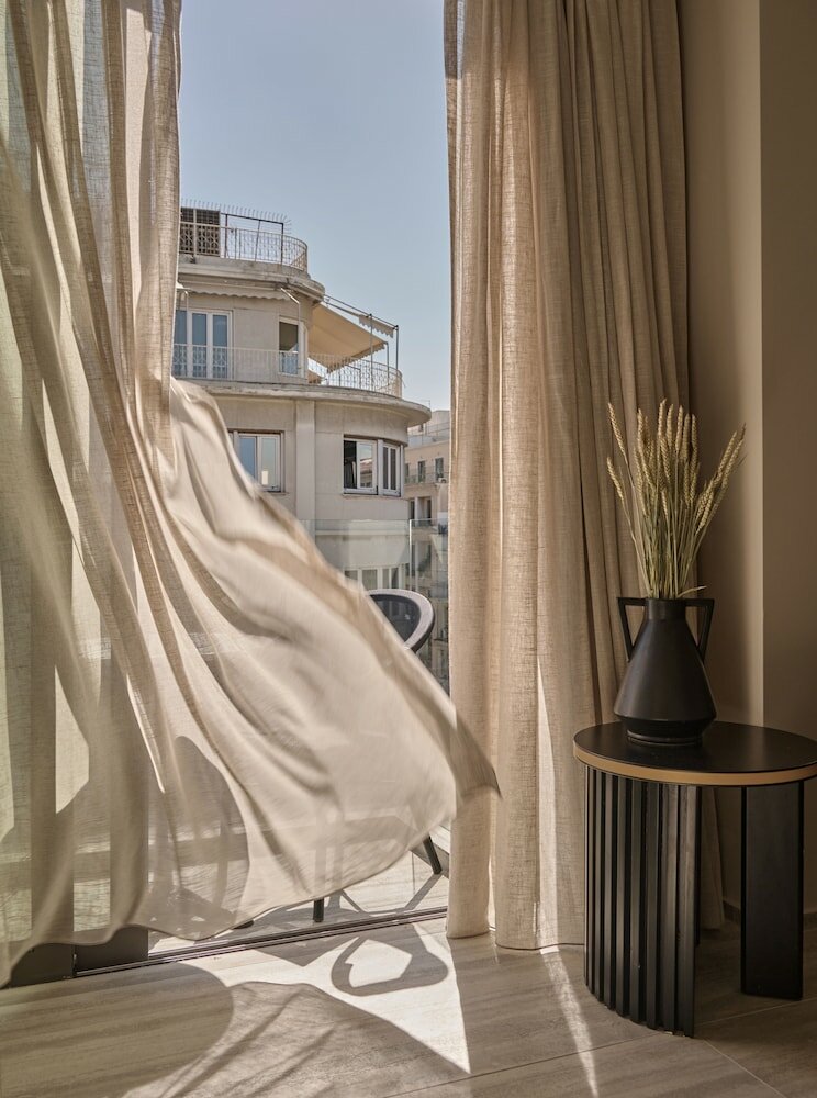 Acropolis Deluxe King Suite