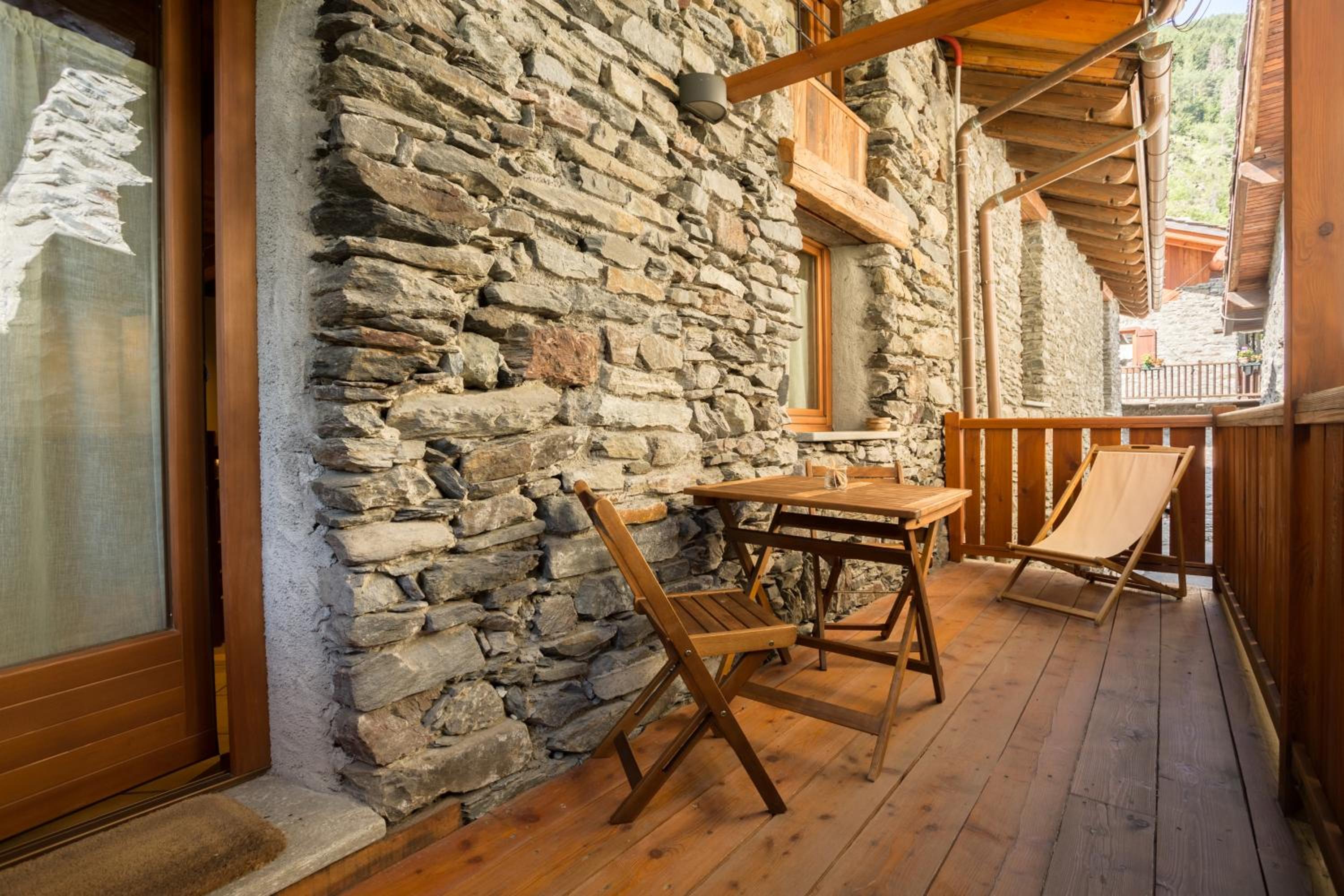 One-Bedroom Apartment - Split Level