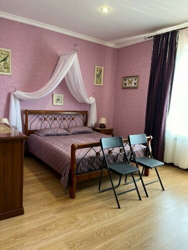 Классический трехместный номер в Виктория