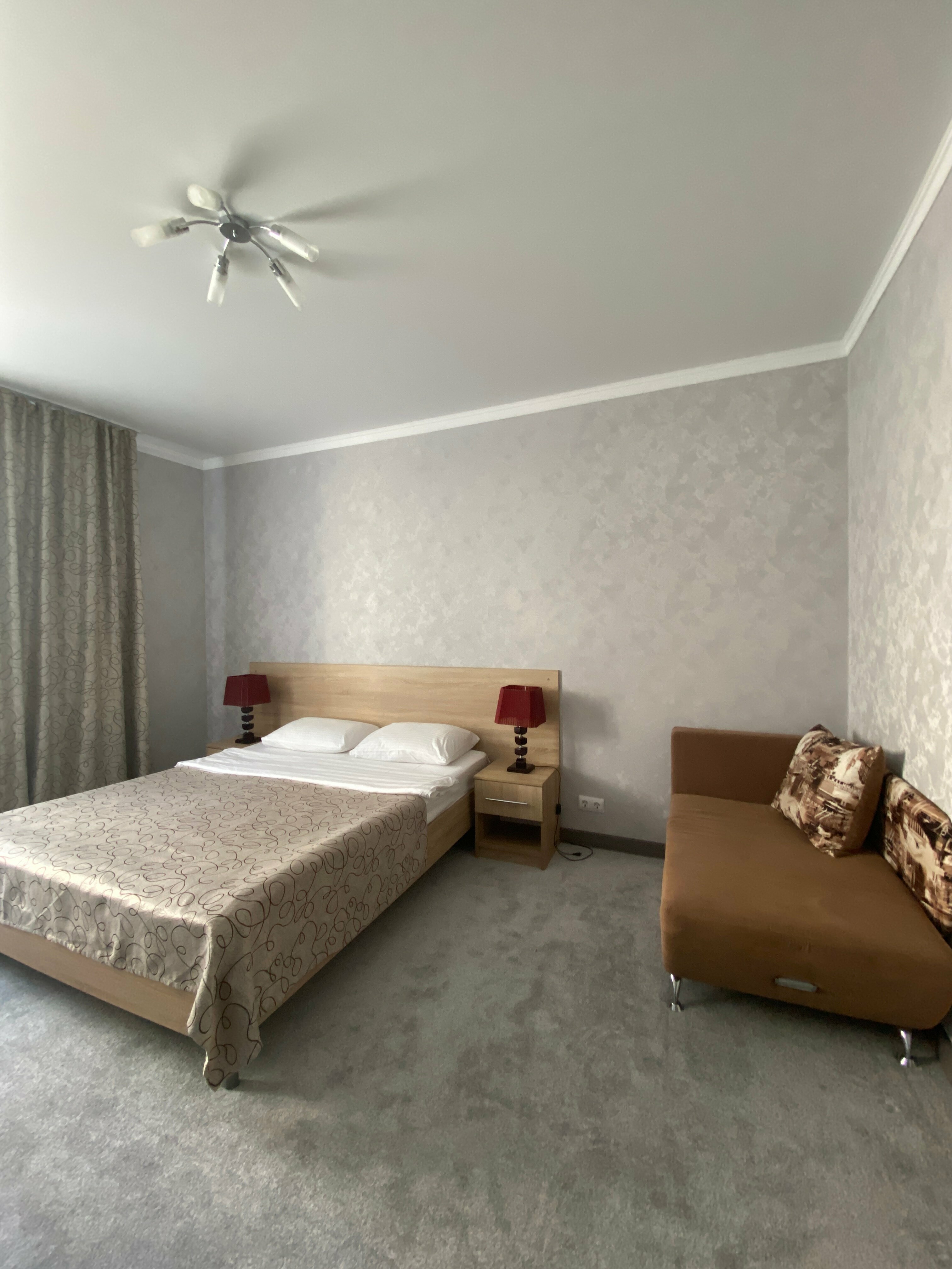 Двухместный номер с 1 кроватью или 2 отдельными кроватями и дополнительной кроватью