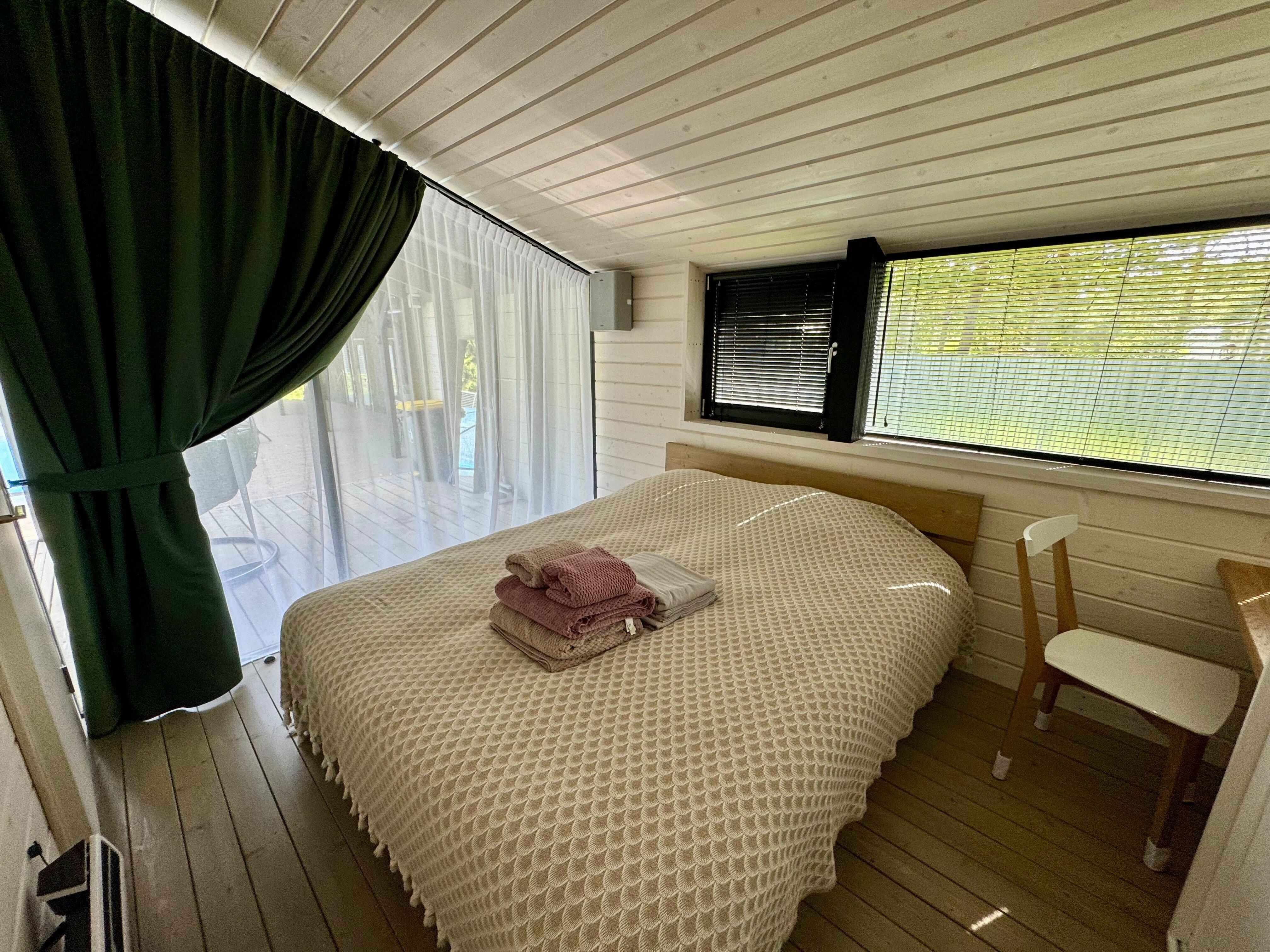 Дом с летним бассейном (3 спальни)