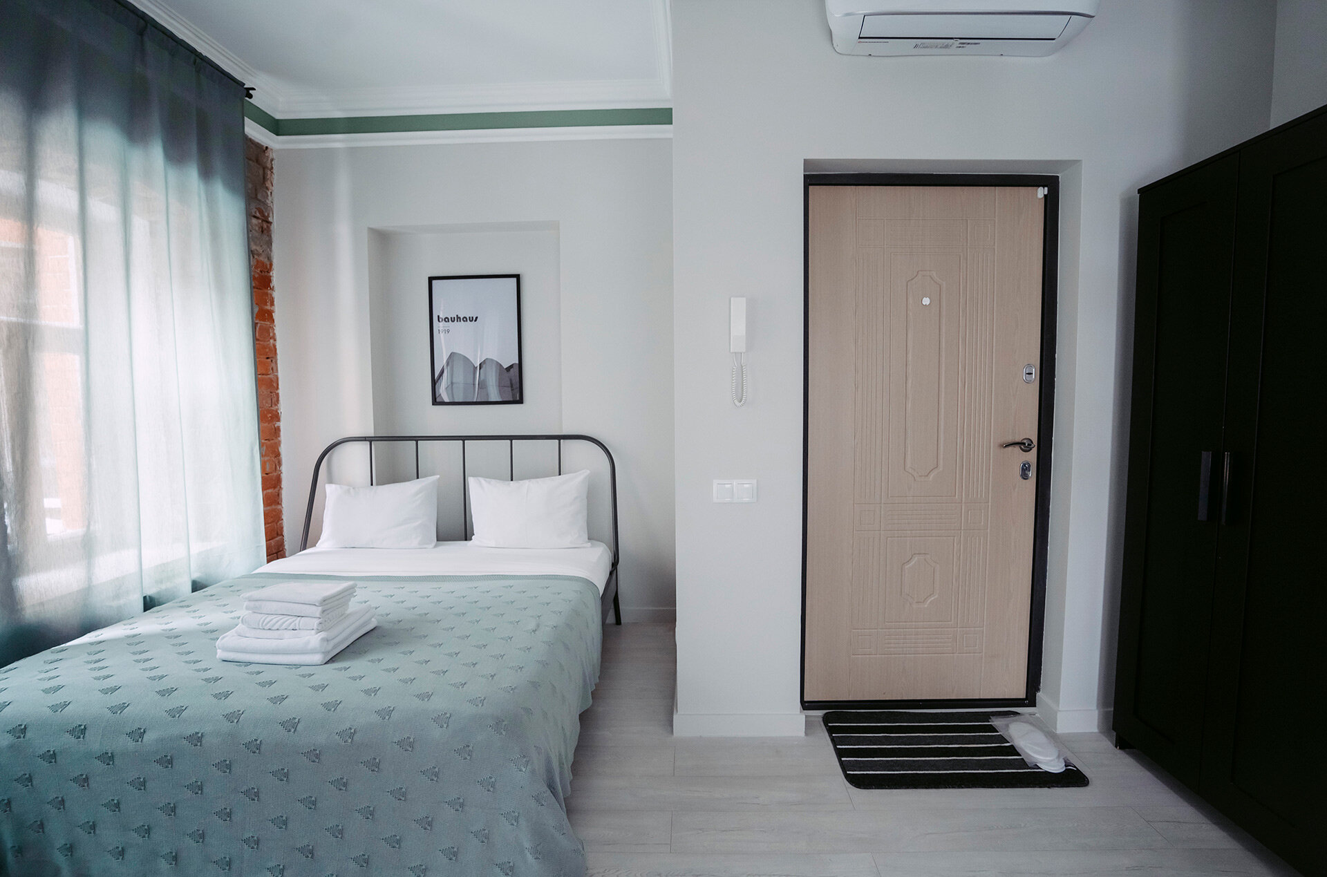 Апартаменты "Green" с балконом