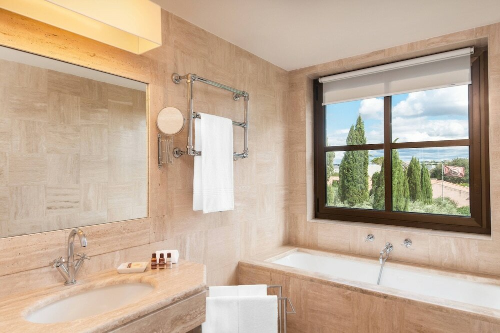 Superior Room, 2 Twin Beds, Garden View